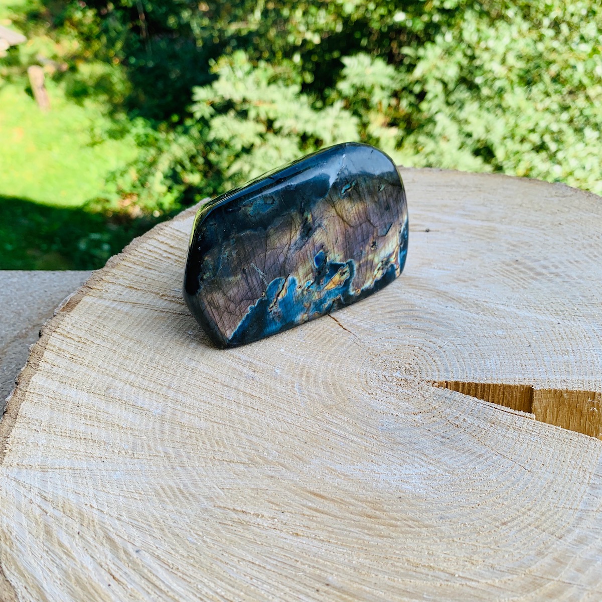 forme-libre-7-labradorite-polie-brute-pierres-du-monde-vosges-1b