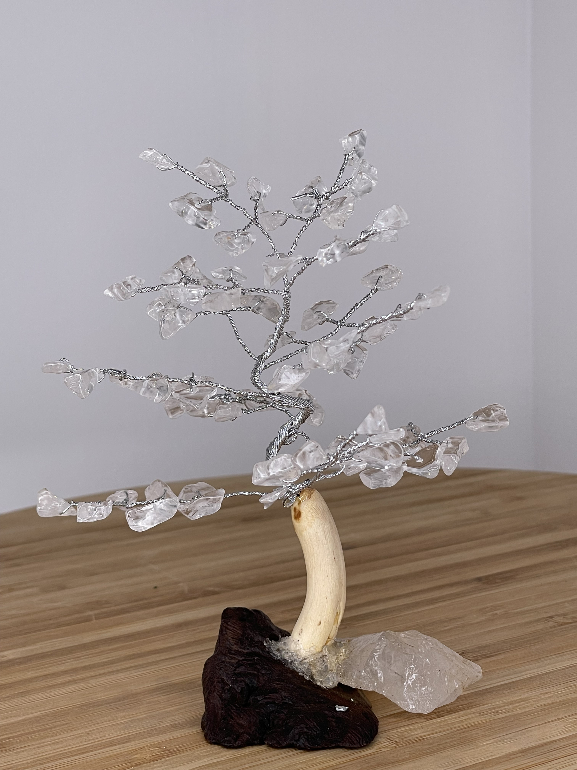 Arbre de vie en ambre avec pied en bois hauteur 27 cm - IDEES DECO/CADO/ Arbre de Vie - pierres du monde Vosges