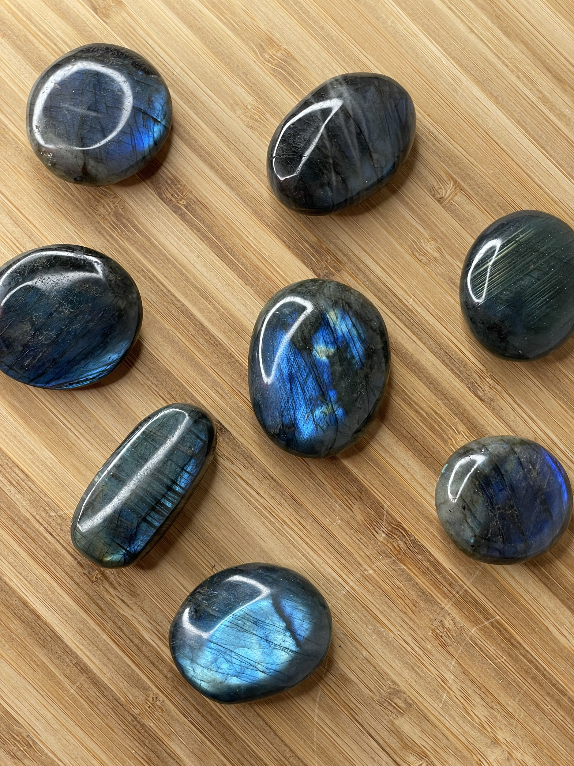 GALET-LABRADORITE-PIERRES-DU-MONDE-VOSGES-1