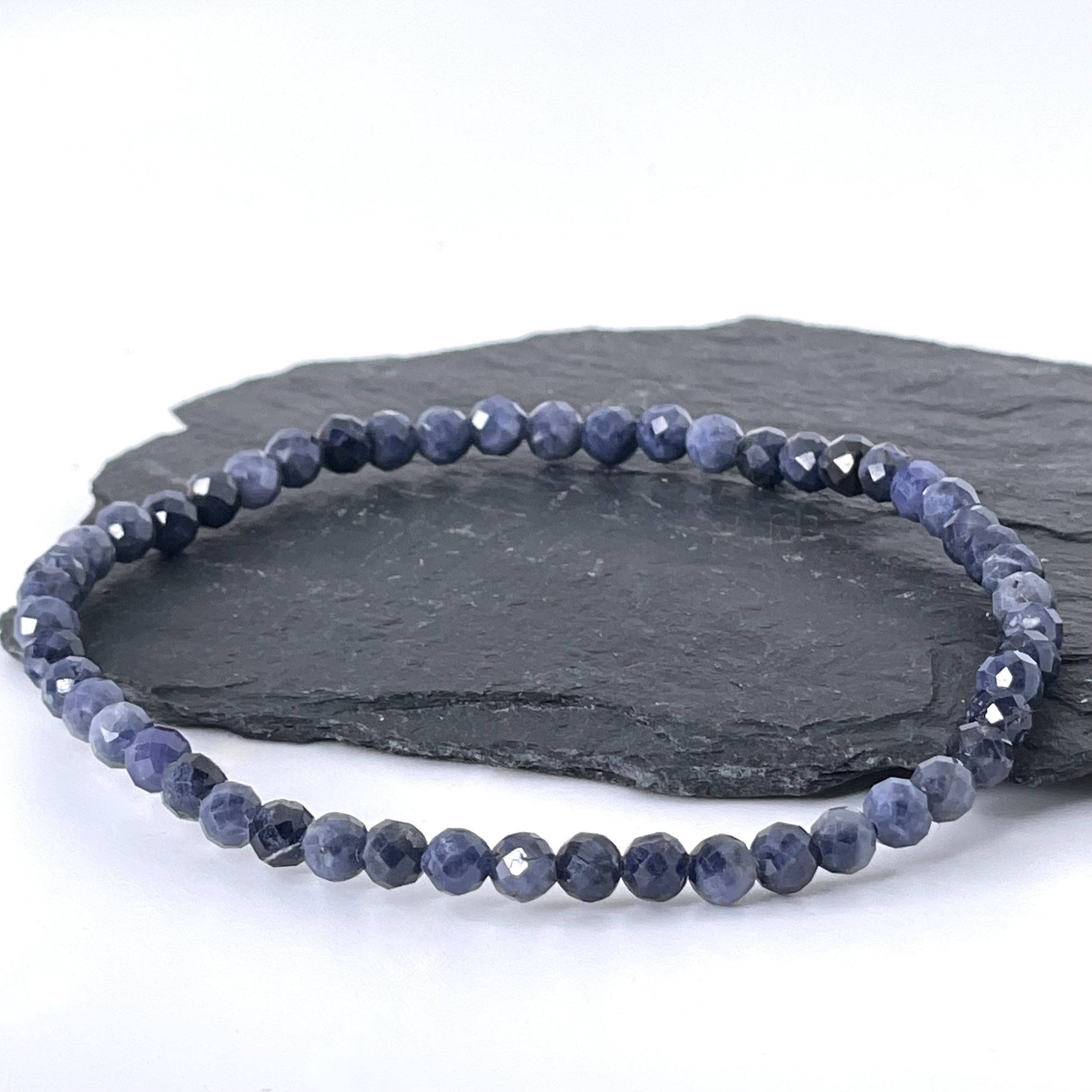 Bracelet saphir en pierres naturelles facettées