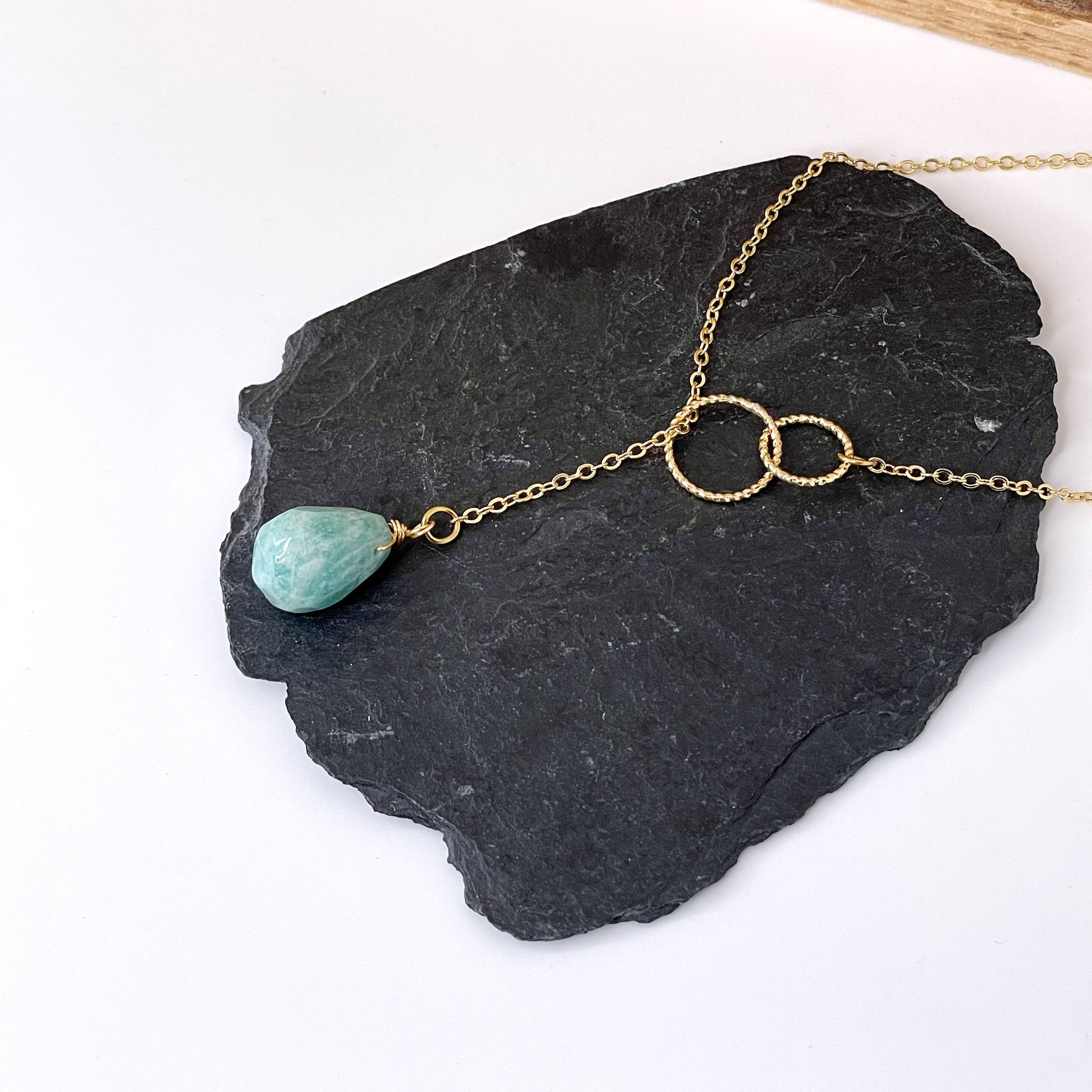COLLIER-AMAZONITE-COULEUR-OR