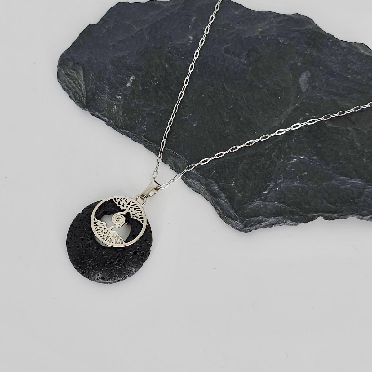 PENDENTID-PIERRE-DE-LAVE-PIERRES-DU-MONDE-VOSGES2