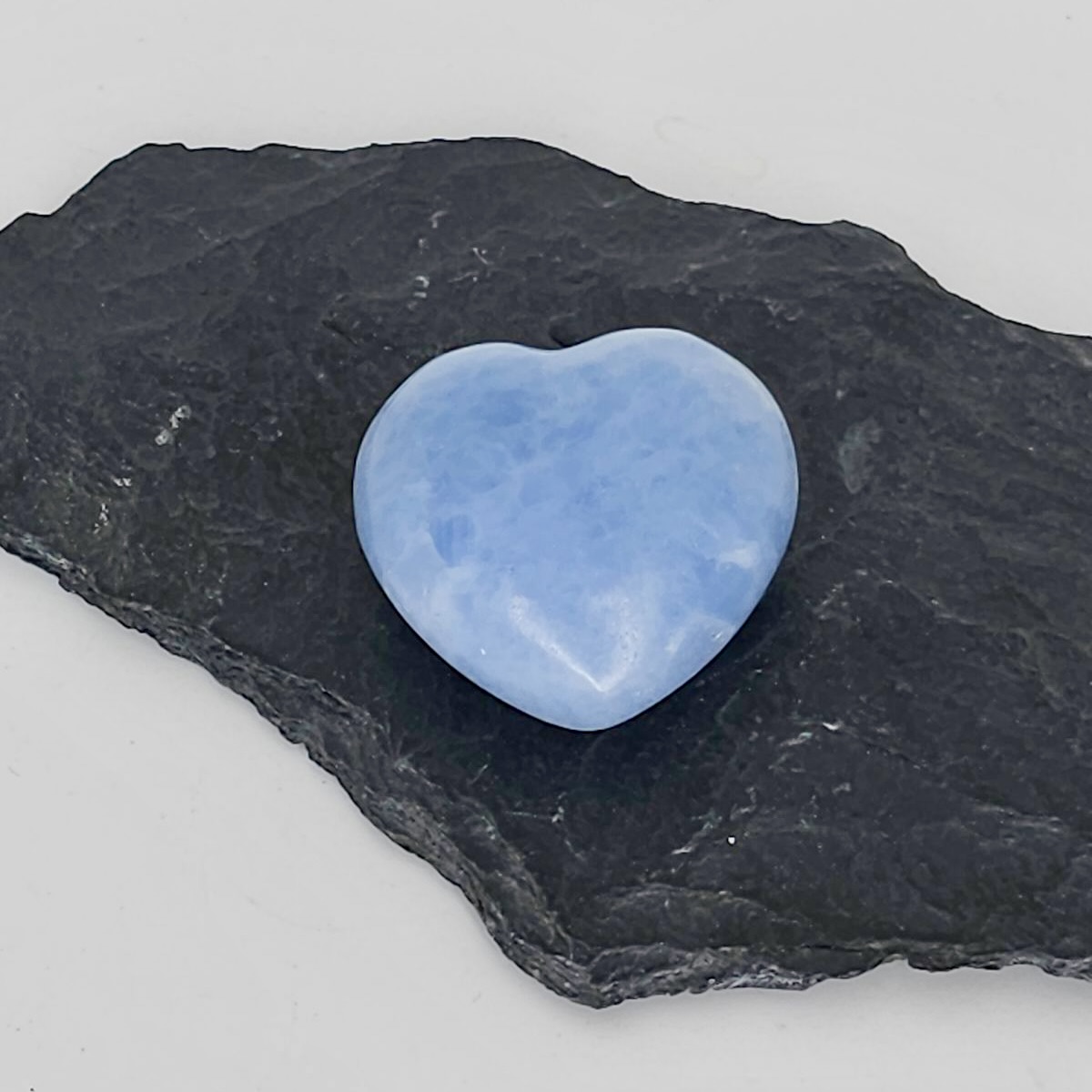CALCITE-BLEUE-COEUR-PIERRES-DU-MONDE-VOSGES
