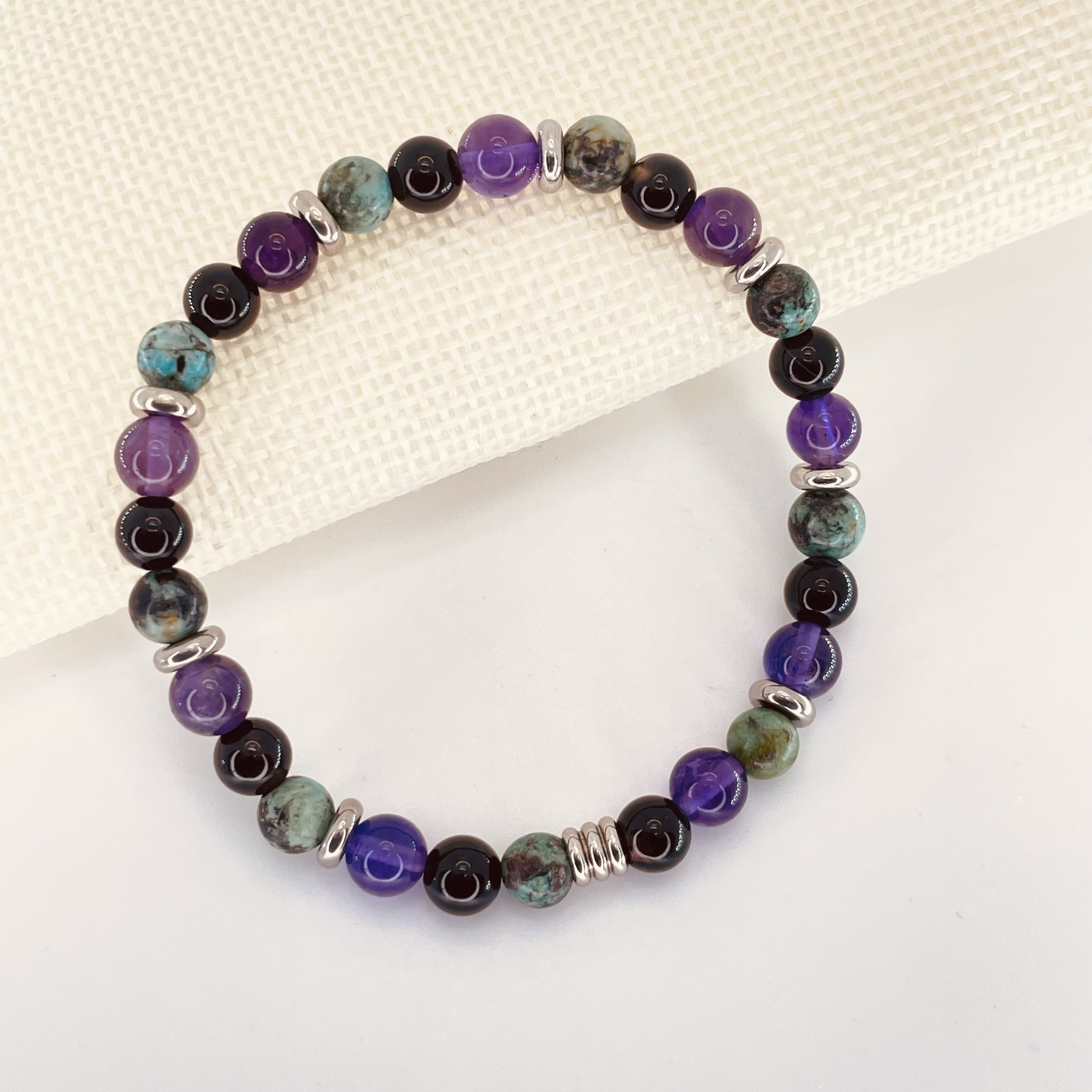 Bracelet DETENTE Amethyste, Turquoise et Agate noire en pierre naturelle perles 6 mm