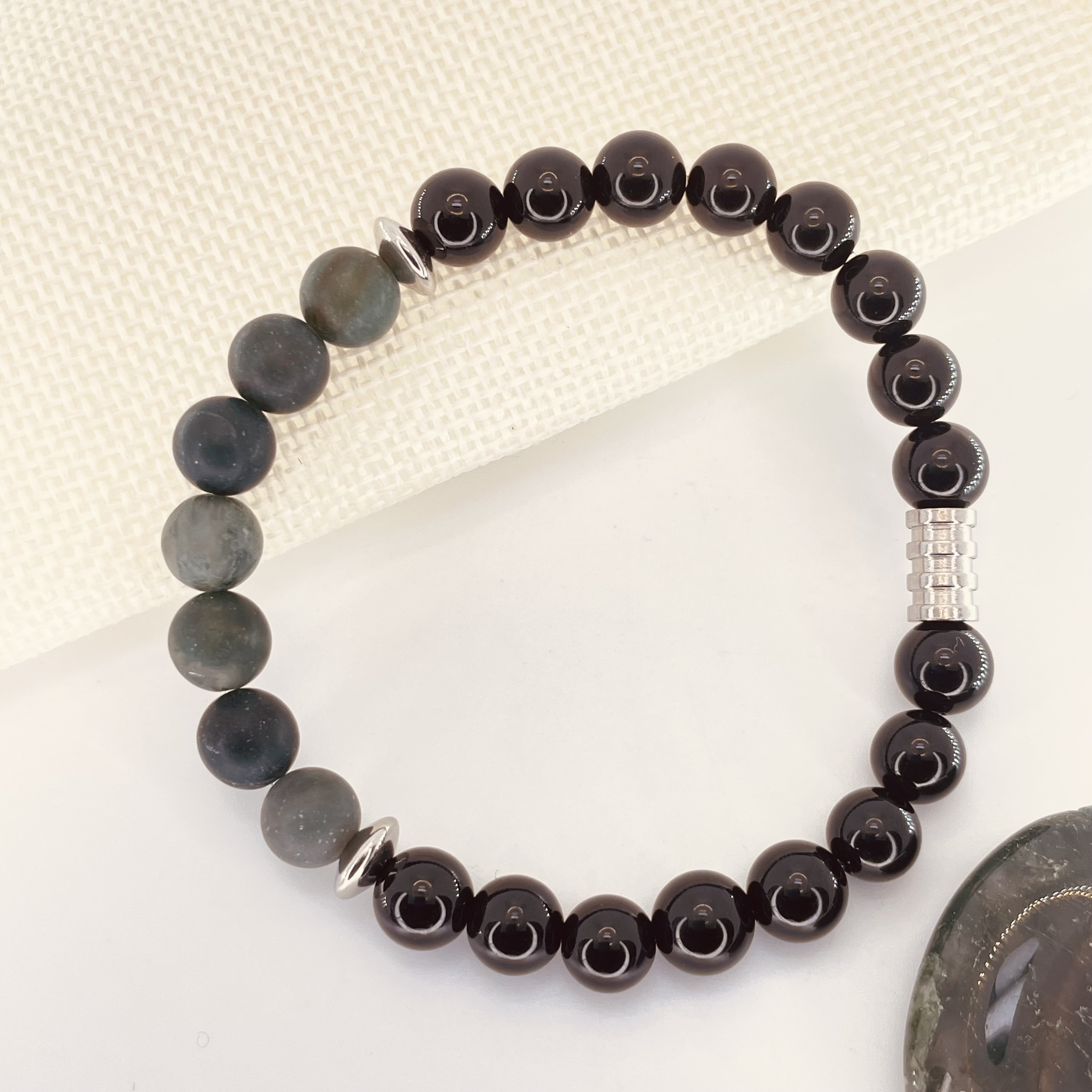 Bracelet perles Astro Vierge Agate Mousse et Agate noire en pierre naturelle et acier
