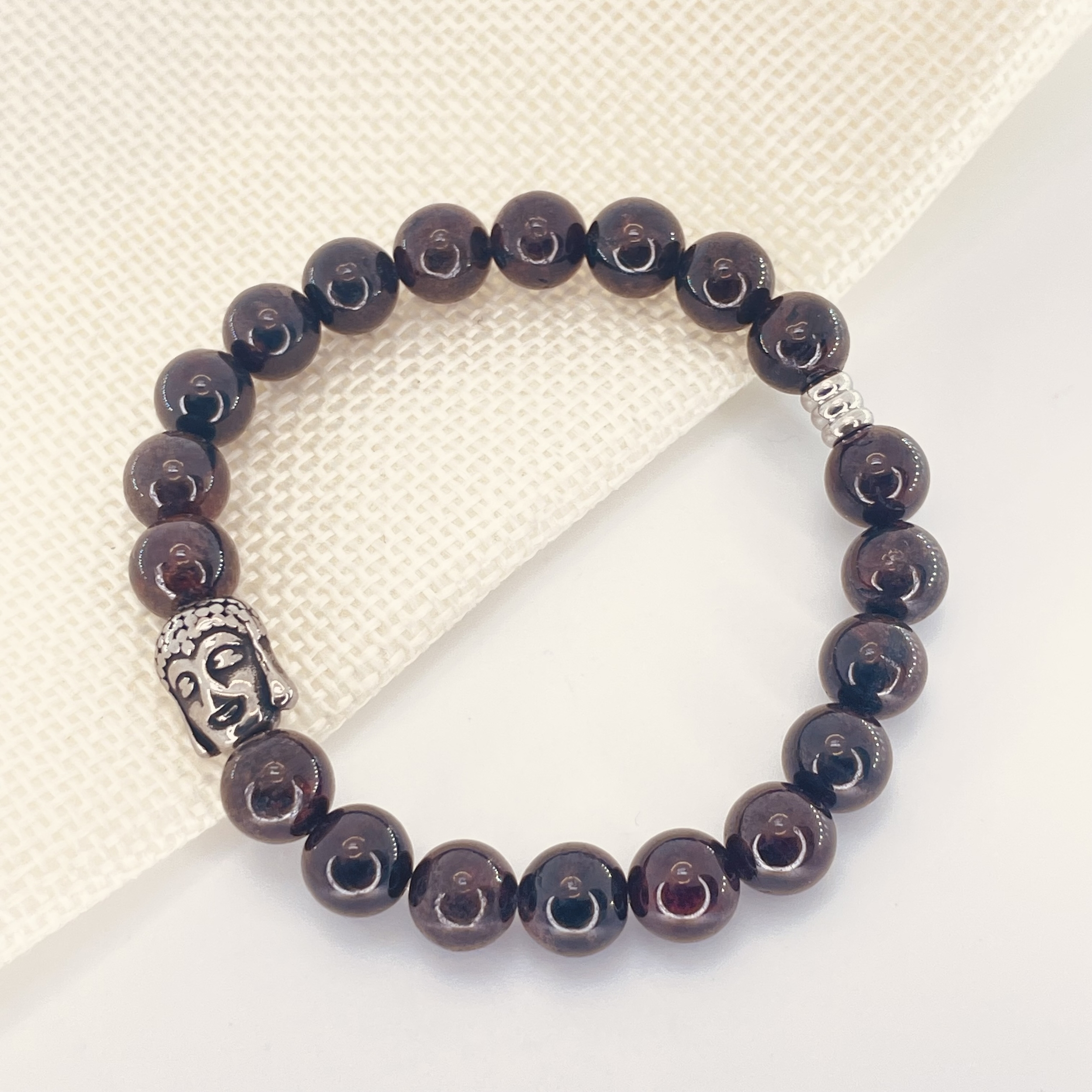 Bracelet perles 8mm Grenat avec tête de bouddha