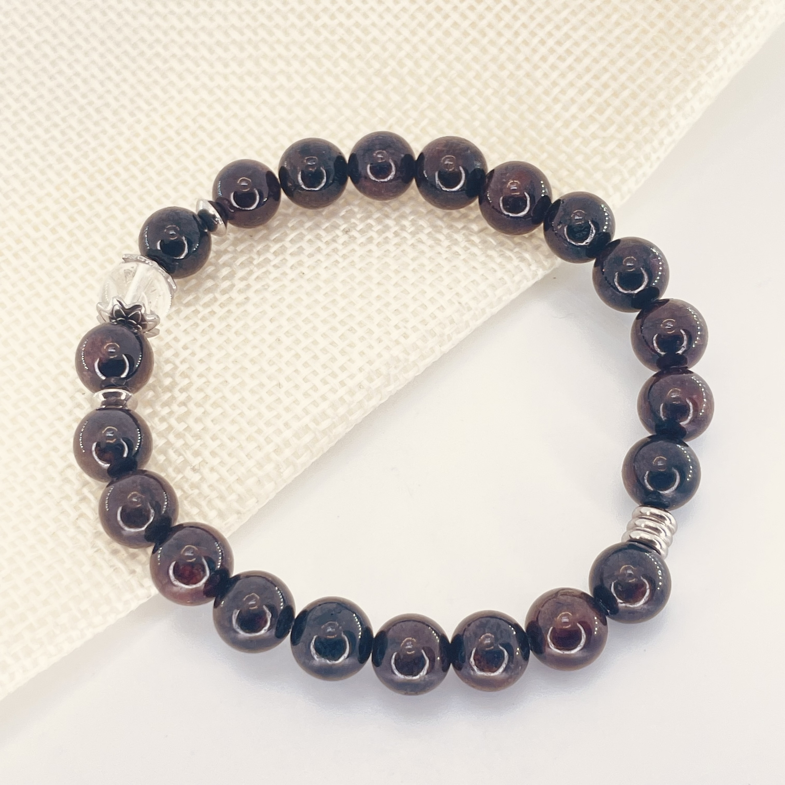 Bracelet perles 8mm Grenat avec perle de quartz
