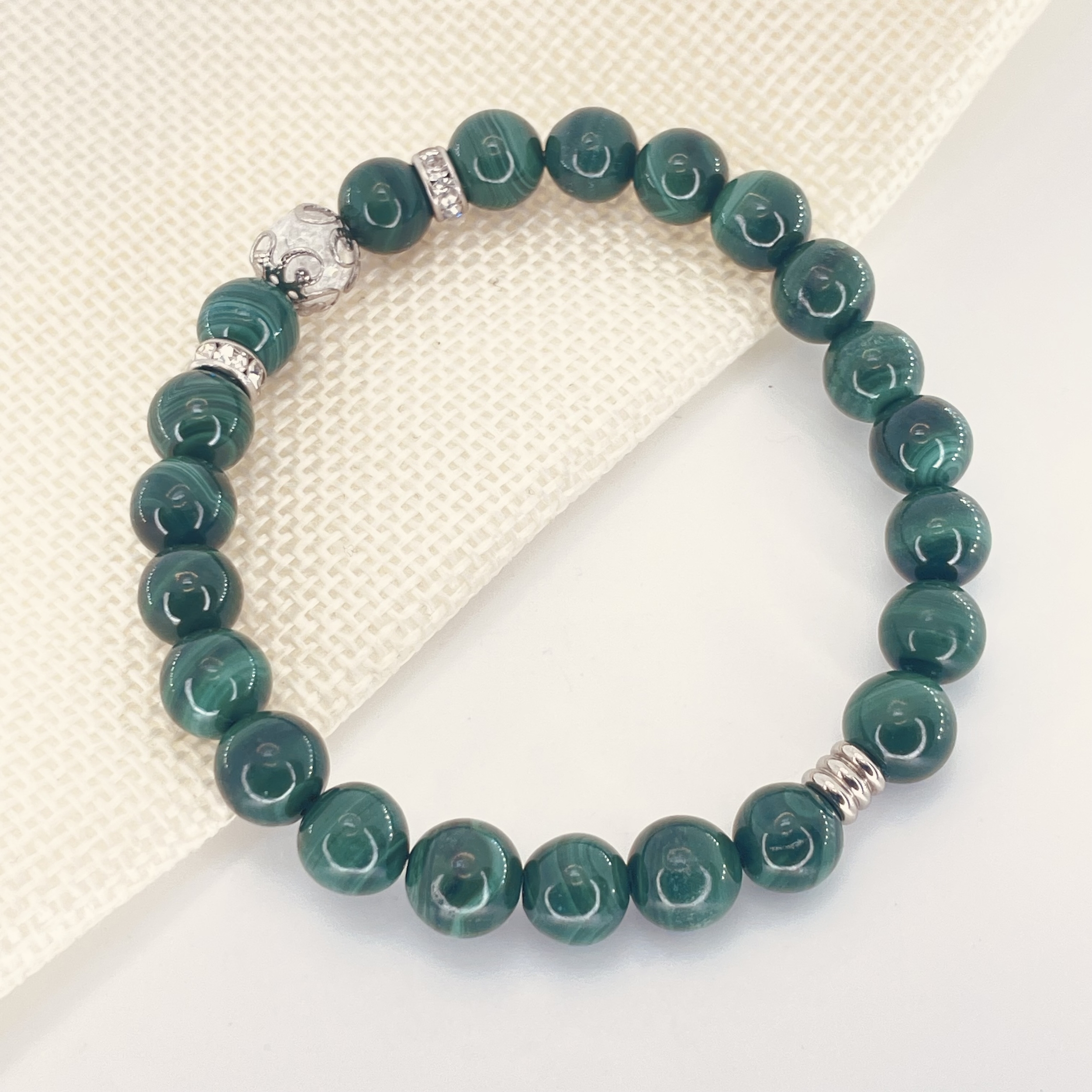 Bracelet perles 8mm Malachite avec perles de quartz craquelé, strass et acier
