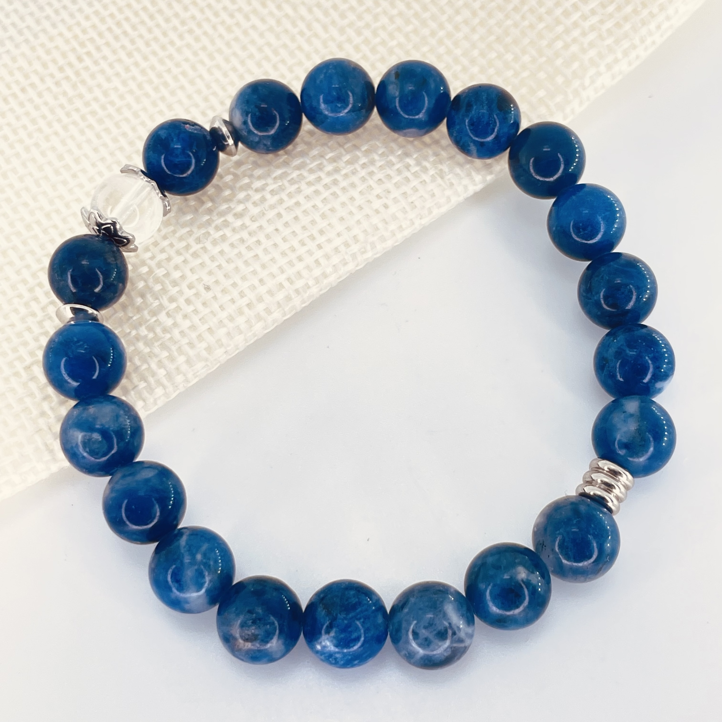 Bracelet perles 8mm Sodalite avec perle de quartz