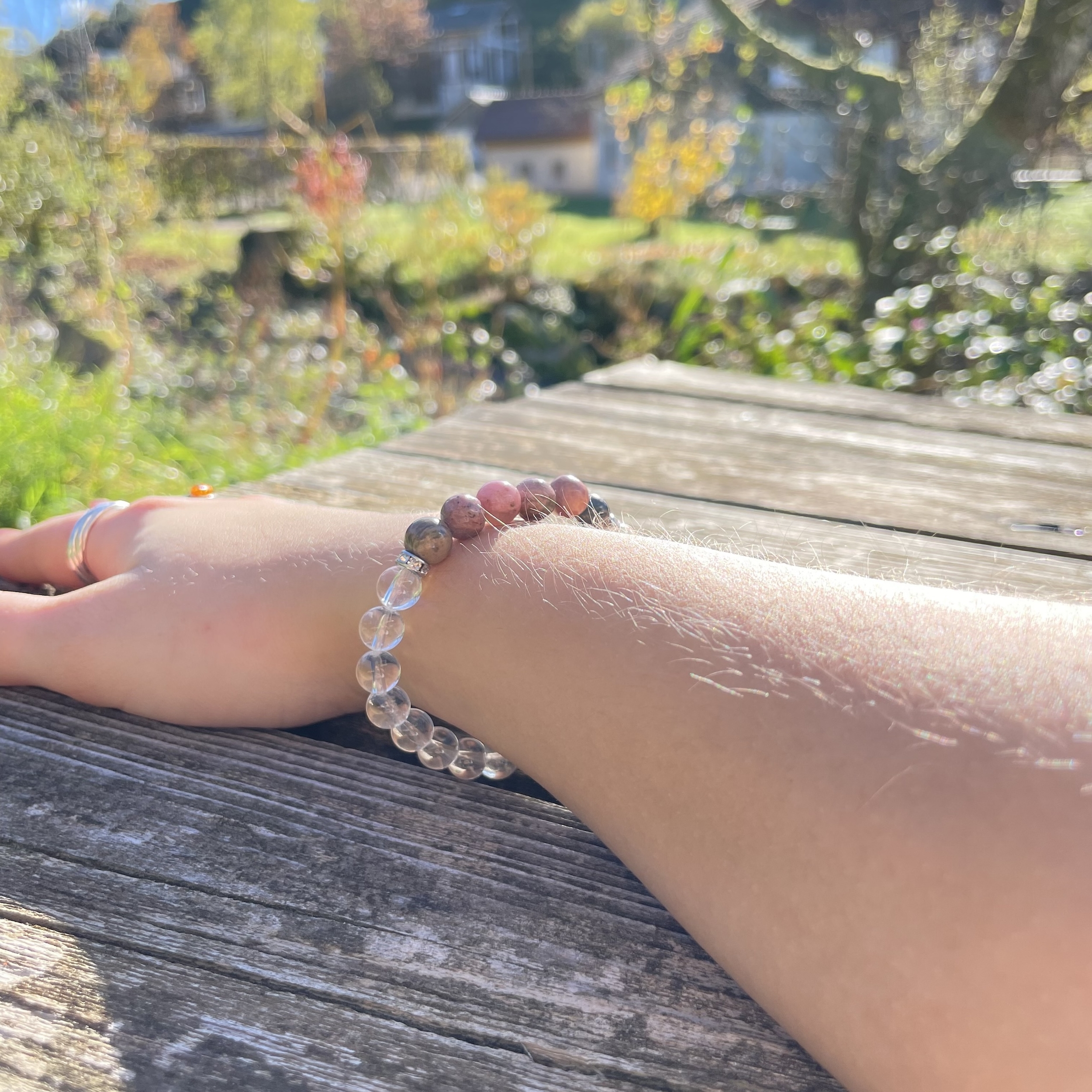 BRACELET-PORTĒ-ASTRO-FEMME-CANCER-PIERRES-DU-MONDE-VOSGES