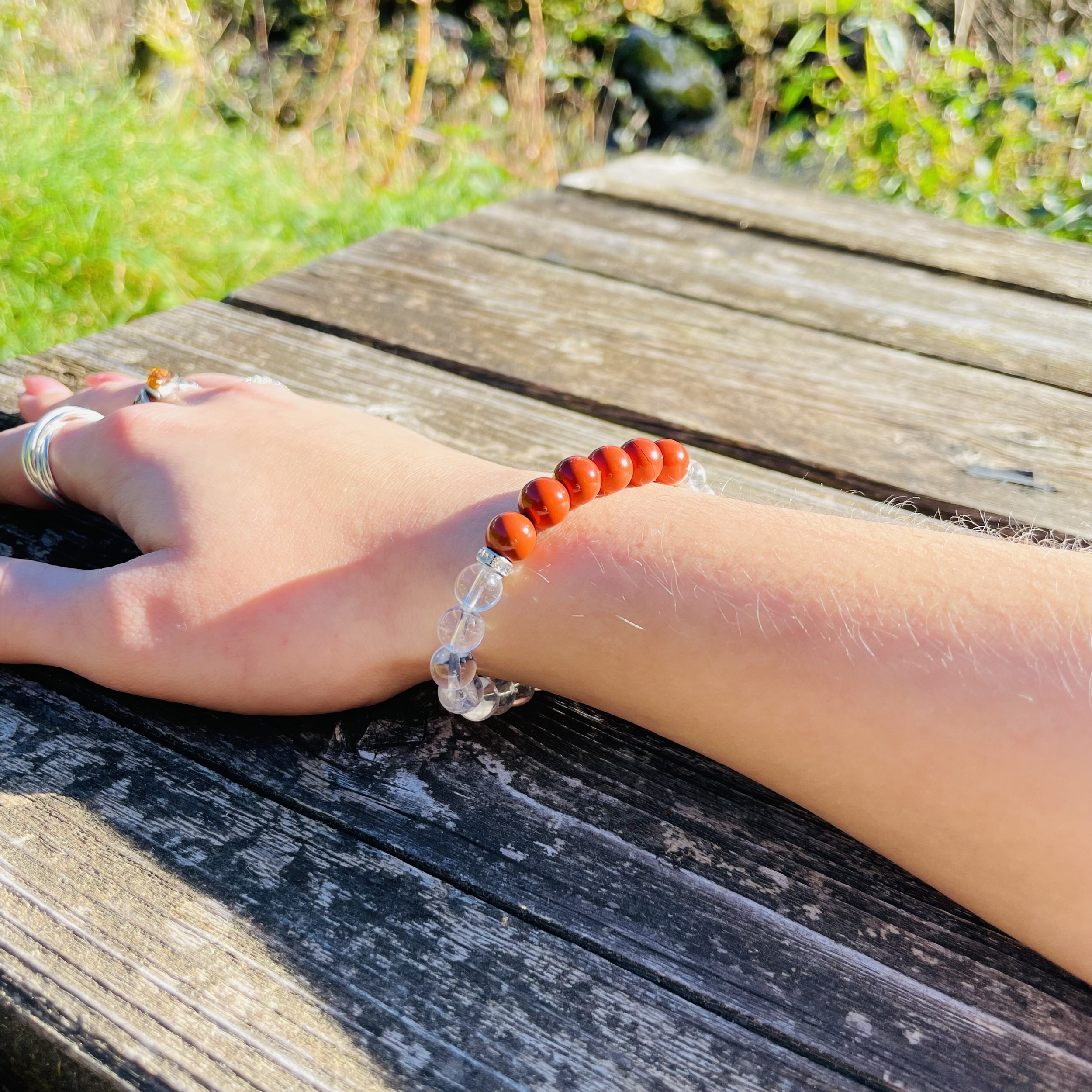 BRACELET-PORTĒ-ASTRO-FEMME-SCORPION-PIERRES-DU-MONDE-VOSGES