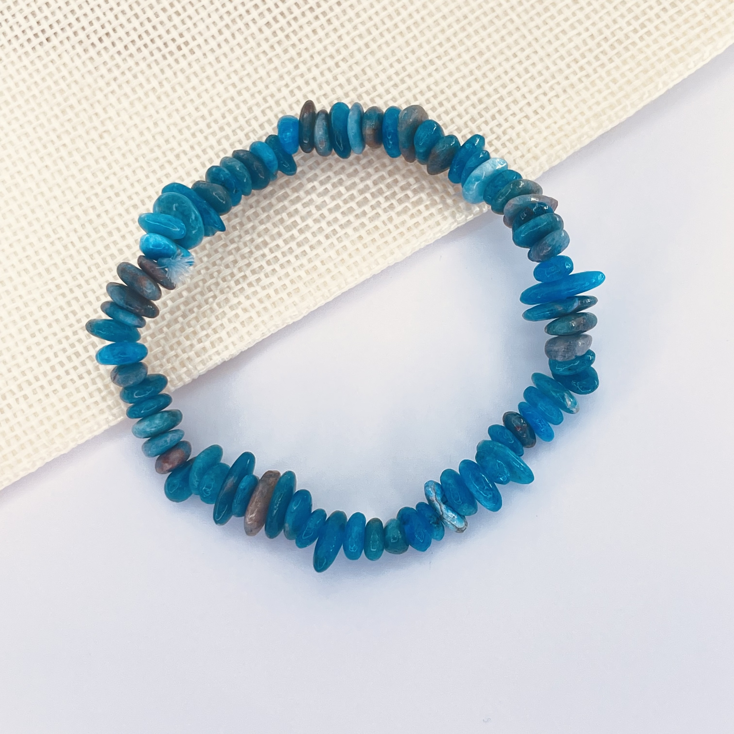 Bracelet baroque d\'Apatite en pierre naturelle