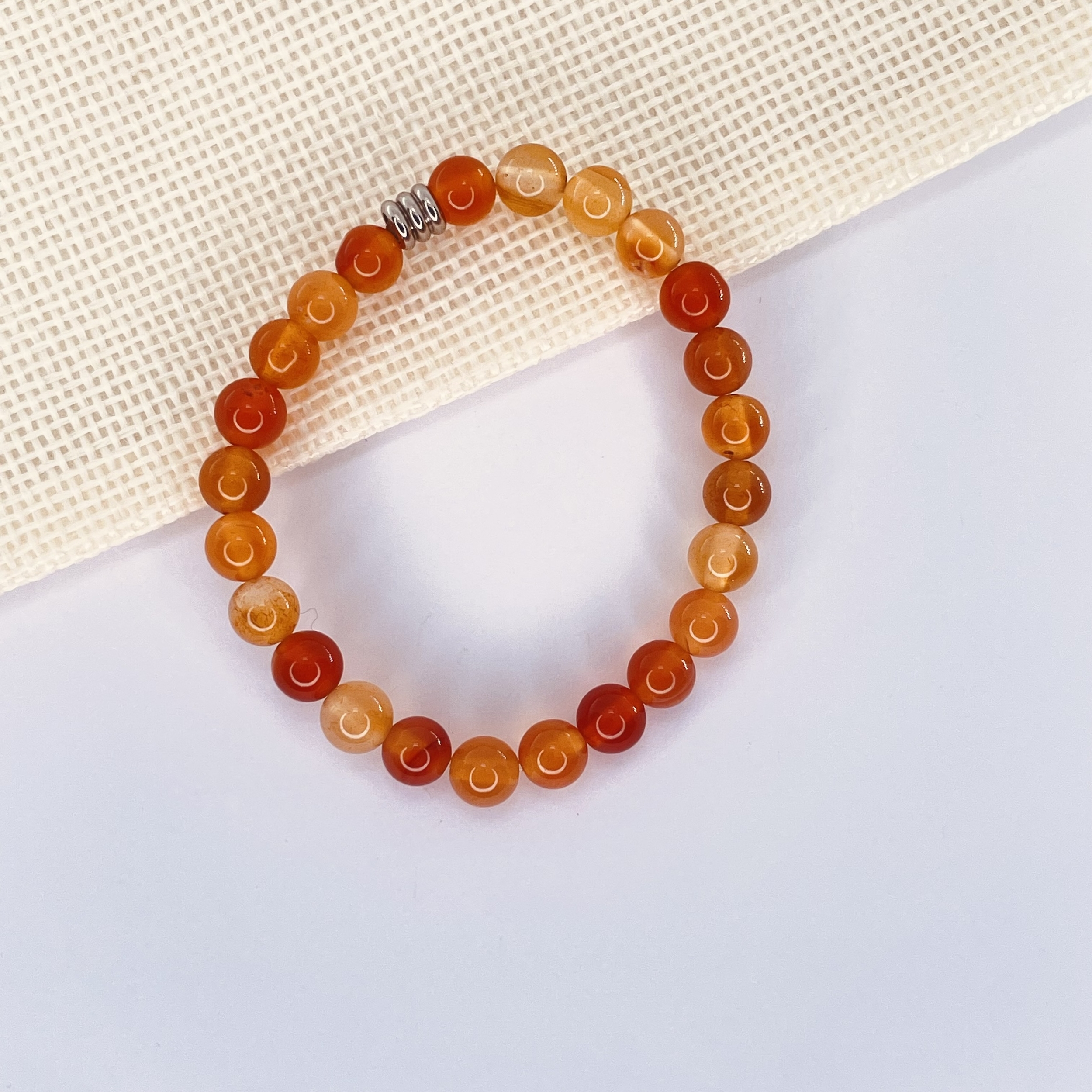 Bracelet enfant Cornaline en pierre naturelle perles 6 mm décor et tube acier