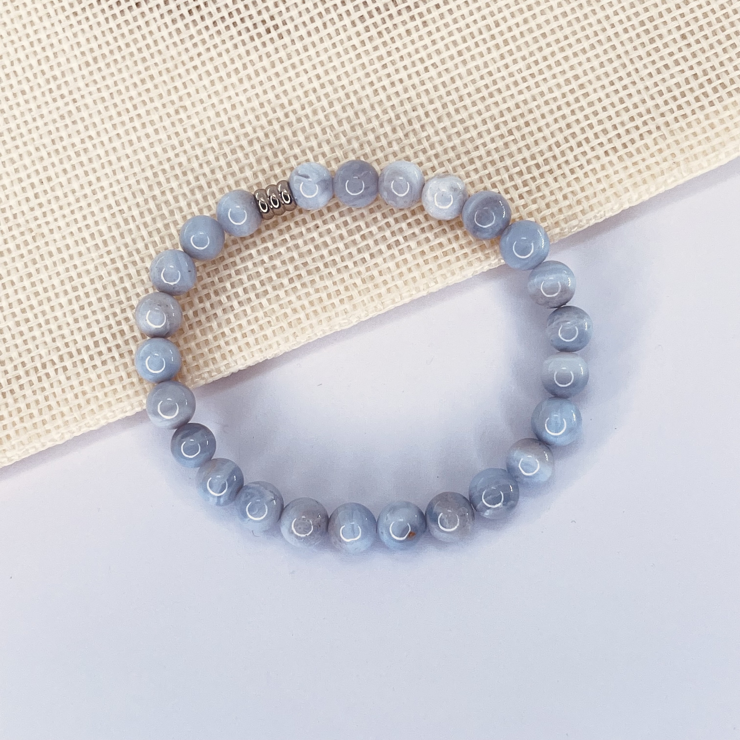 Bracelet enfant Calcédoine en pierre naturelle perles 6 mm et tube acier