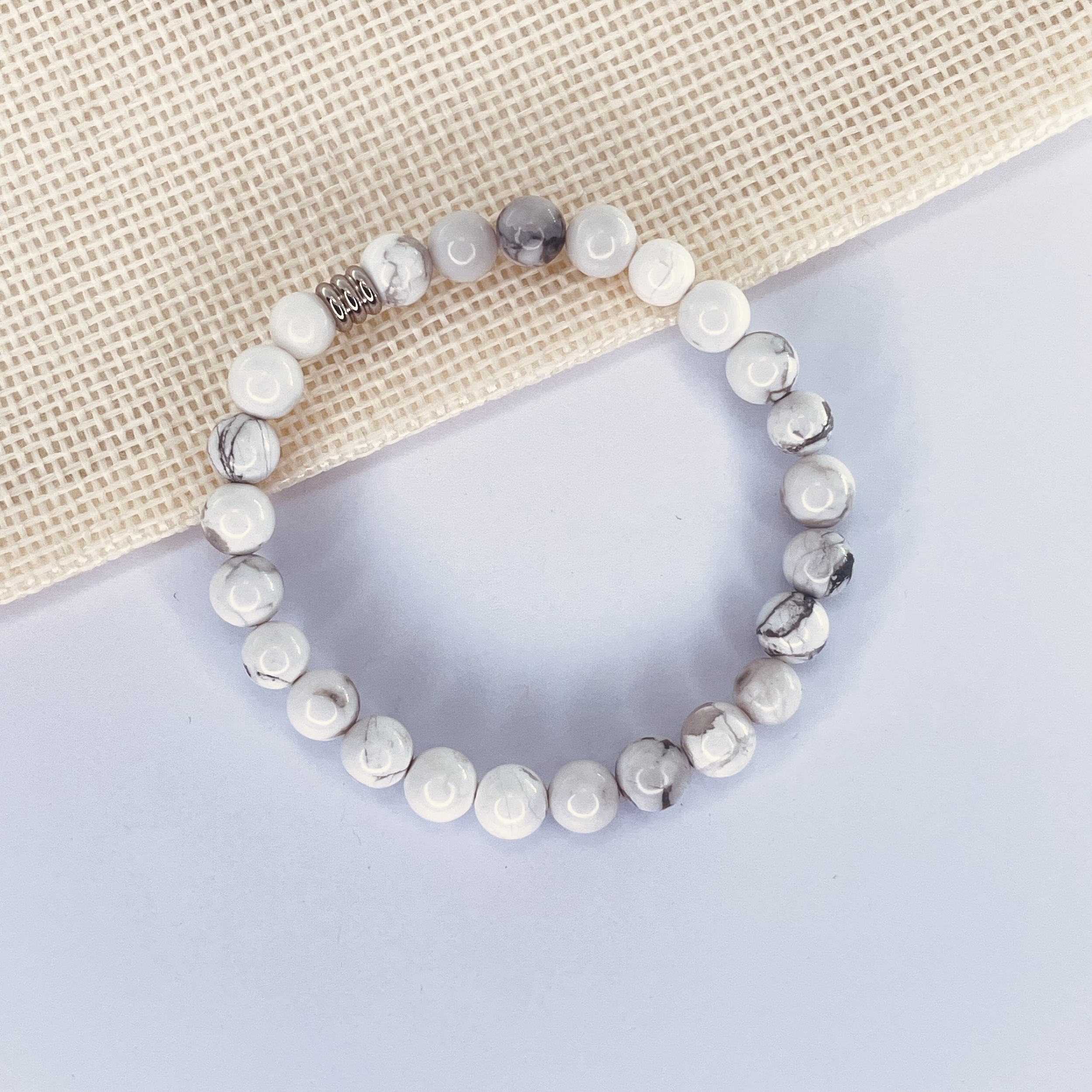 Bracelet enfant Howlite en pierre naturelle perles 6 mm tube acier
