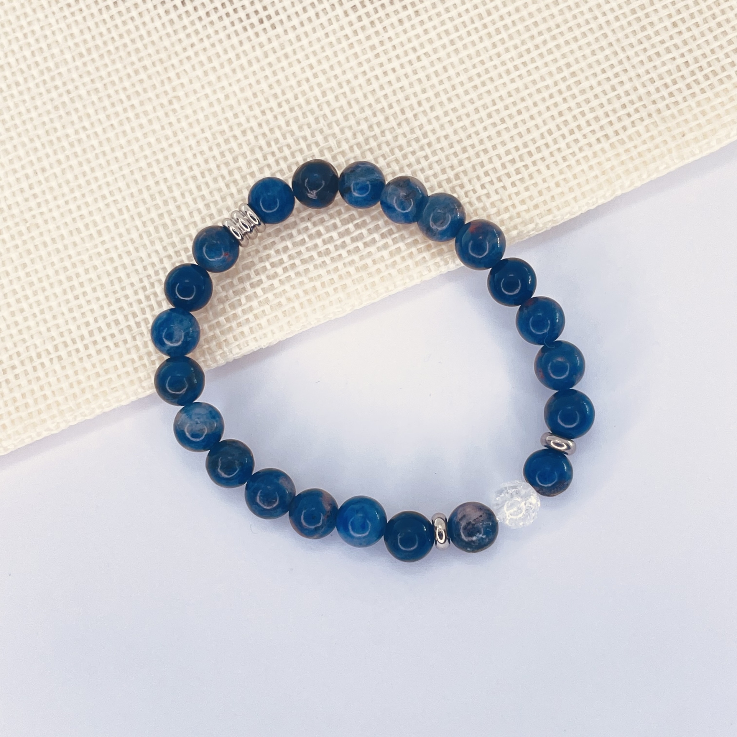 Bracelet enfant Sodalite et Quartz blanc craquellé en pierre naturelle perle 6 mm décor et tube acier