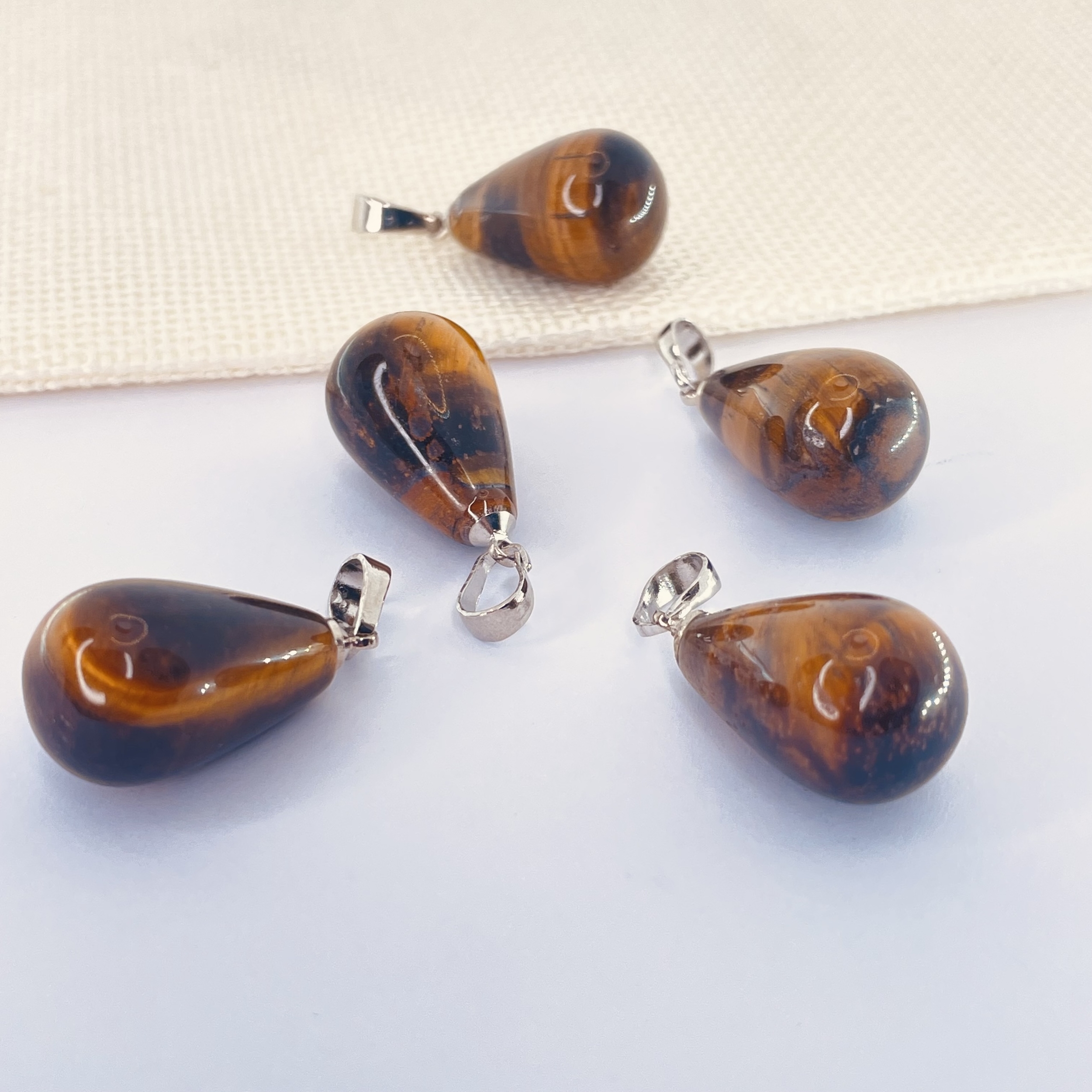 PENDENTIF-GOUTTE-OEIL-TIGRE-BIS-PIERRES-DU-MONDE-VOSGES