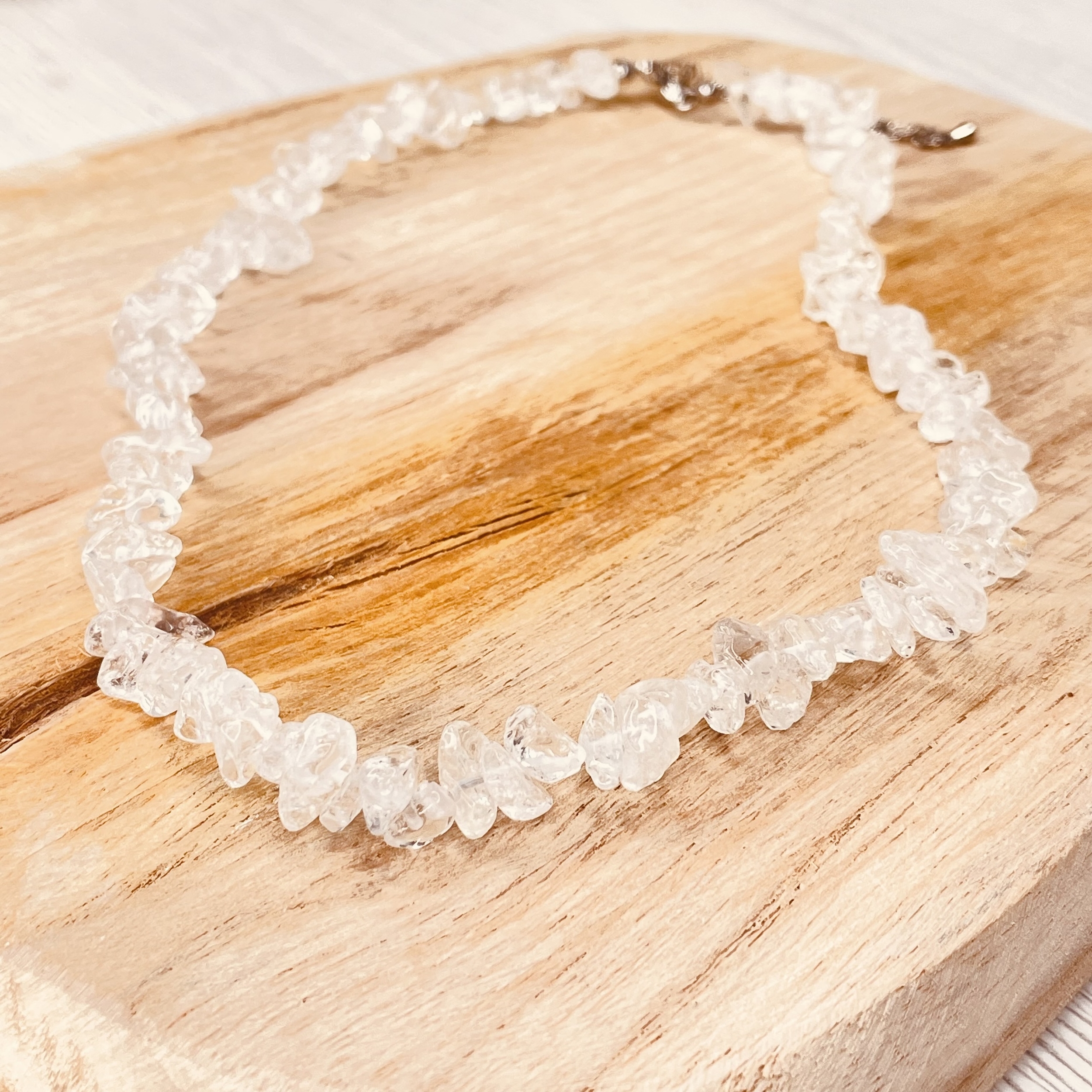 COLLIER-QUARTZ-BLANC-BIS-BAROQUE-PIERRES-DU-MONDE-VOSGES