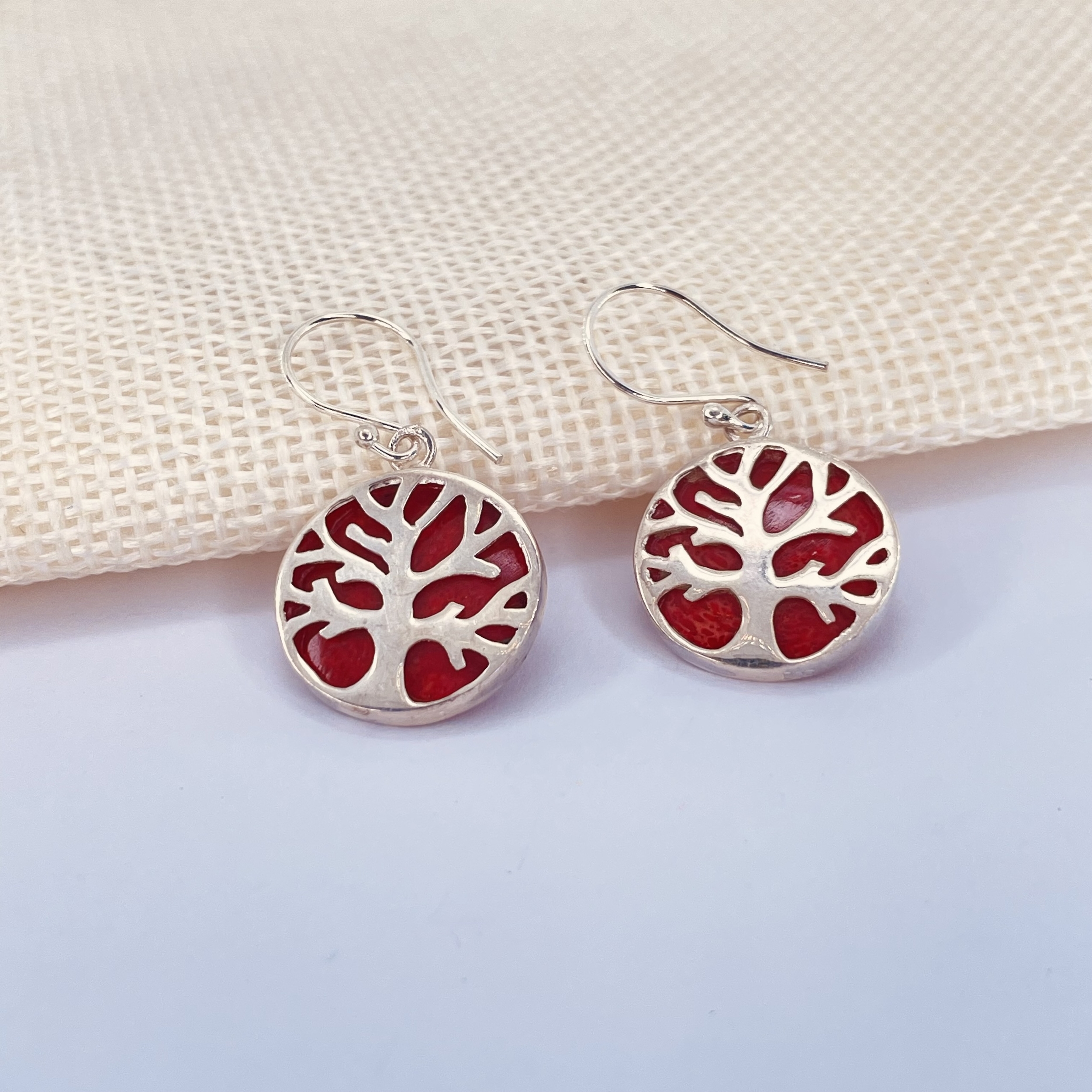 Boucles d\'oreilles Corail montage argent arbre de vie