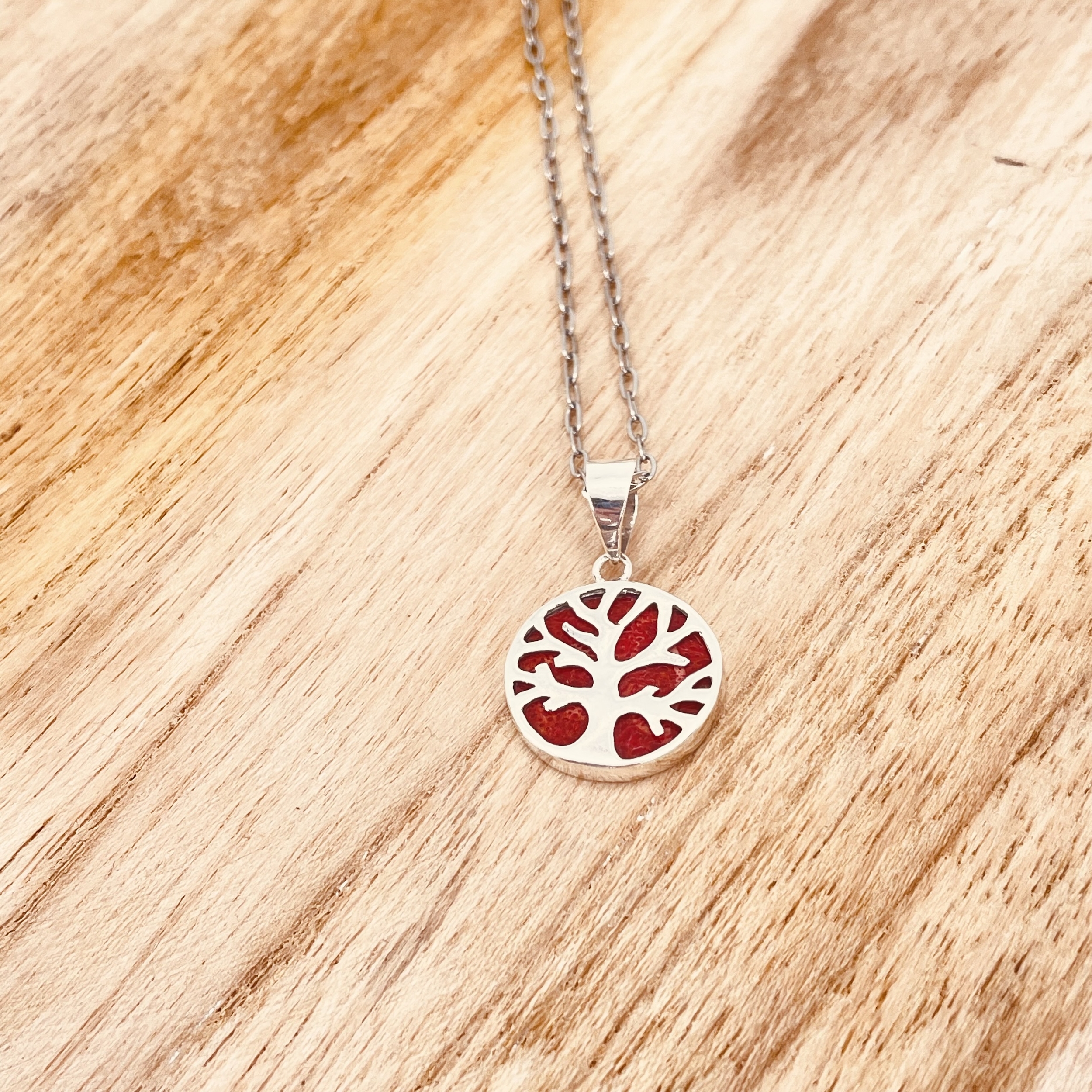 Pendentif Corail montage argent arbre de vie diamètre 1,5 cm