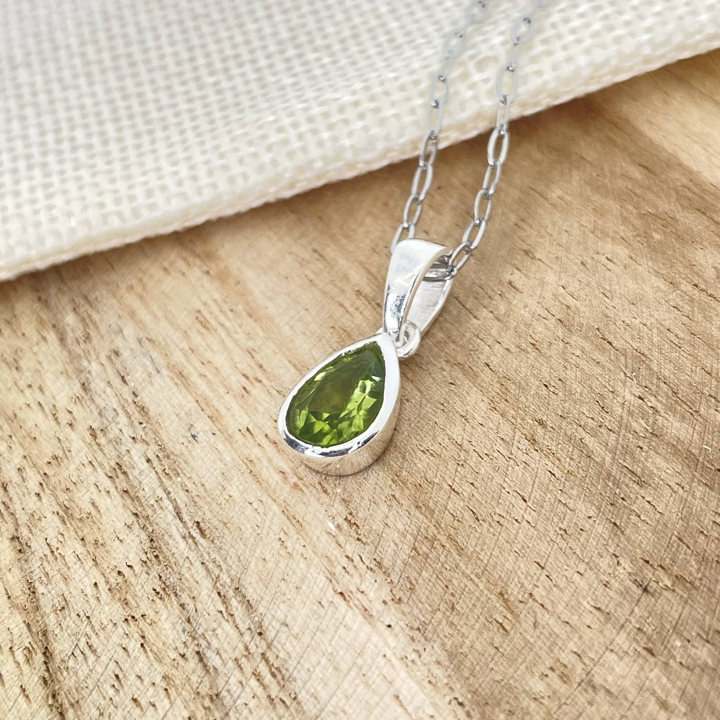 Pendentif en opale verte goutte - Pierre plate - Natur'O Pierres