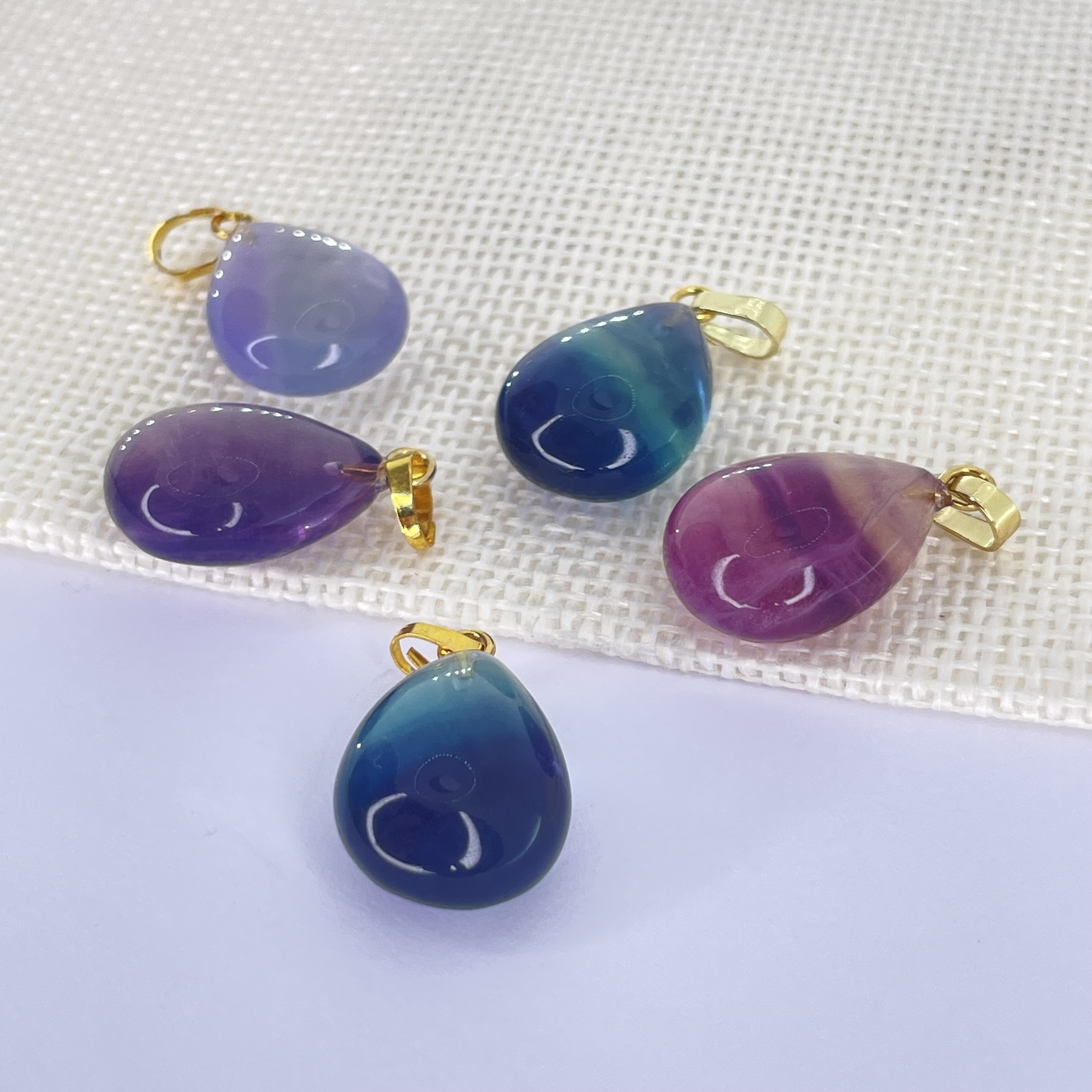 PENDENTIFS-GOUTTES-FLUORINE-PIERRES-DU-MONDE-VOSGES1