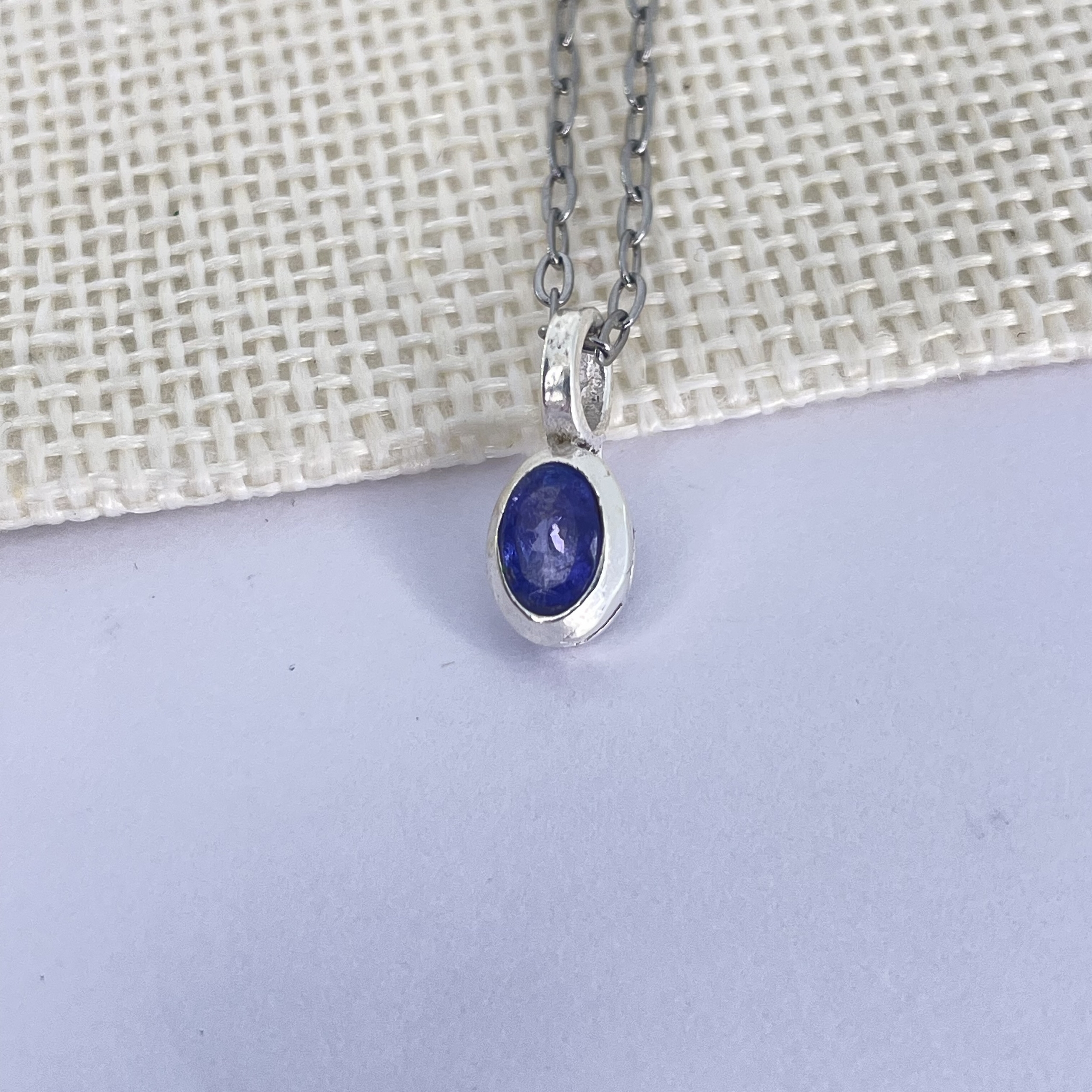 Pendentif Tanzanite montage argent forme ovale (chaine non comprise)