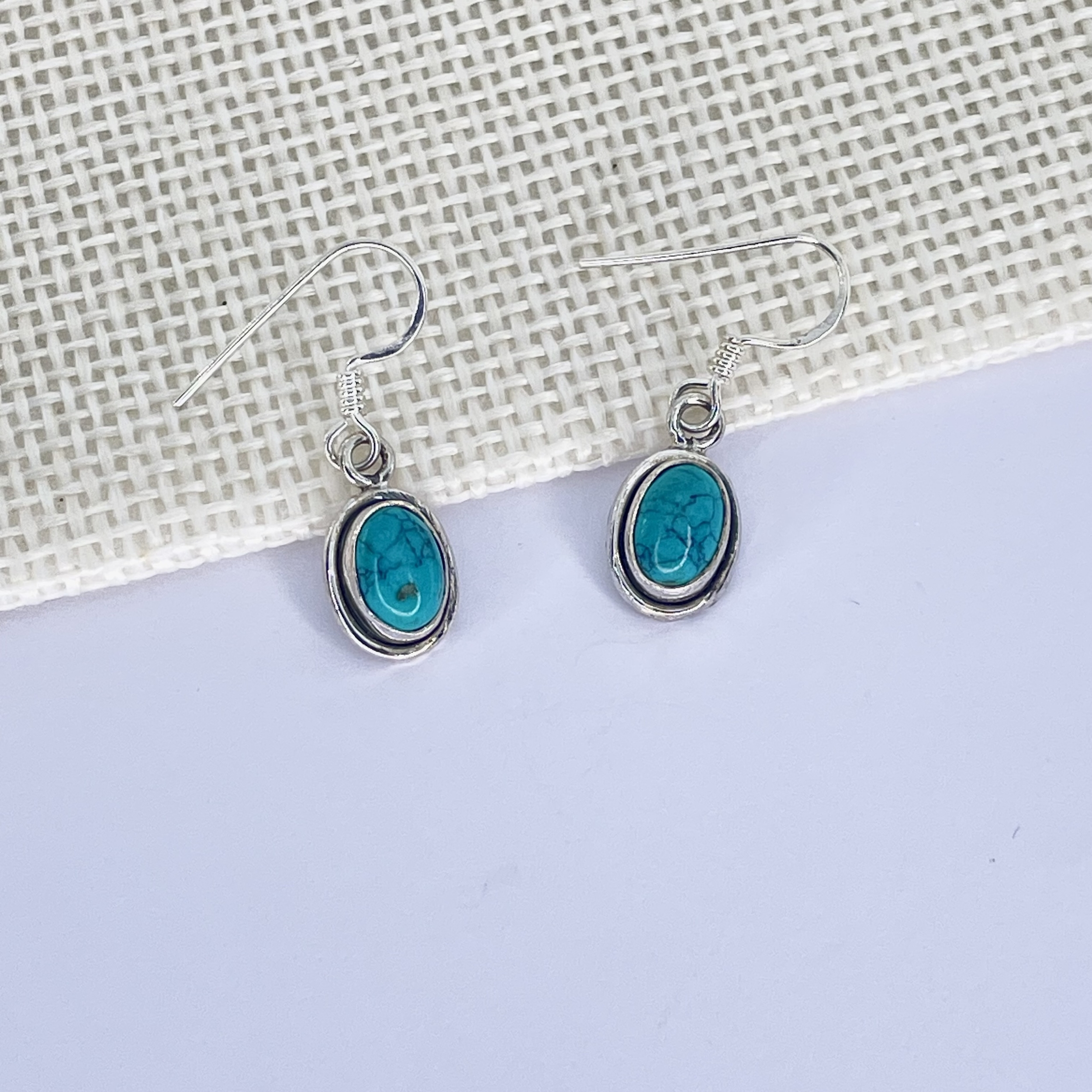 Boucles d\'oreilles Howlite couleur turquoise forme ovale montage argent 925 (teinte artificielle)