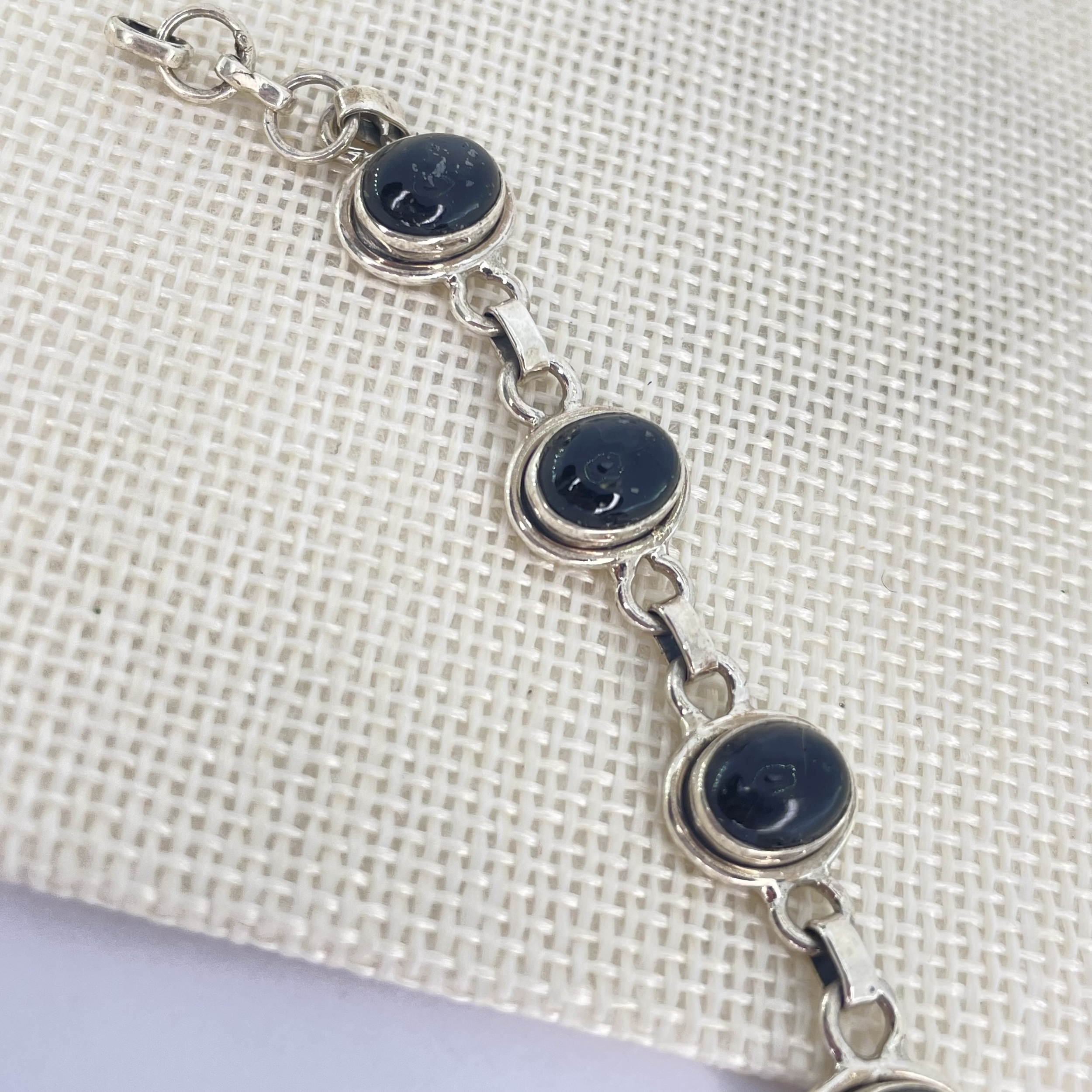BRACELET-TOURMALINE-NOIRE-ARGENT-PIERRES-DU-MONDES-VOSGES3