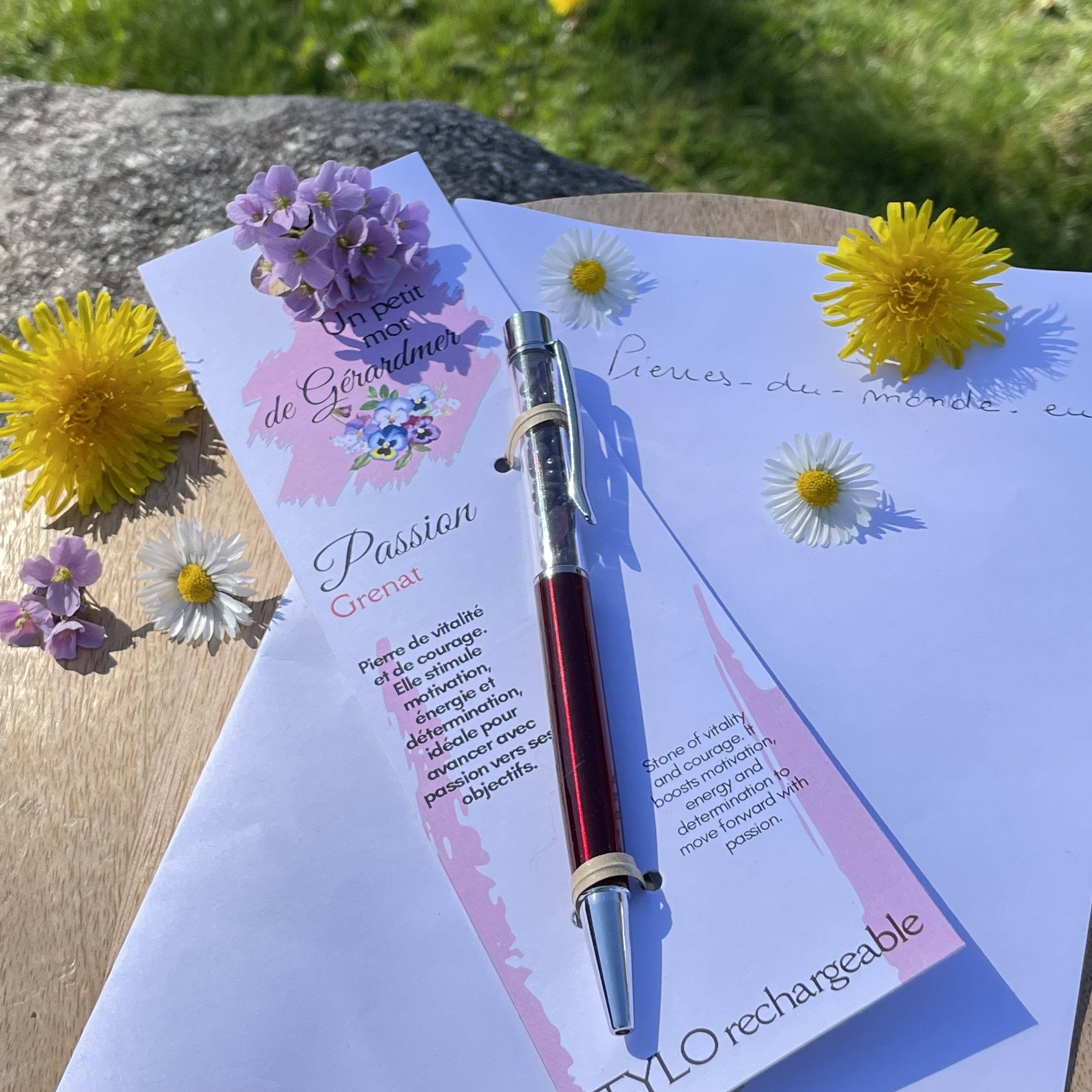 Stylo spécial PASSION en pierre naturelle grenat, collection Un petit mot des Vosges