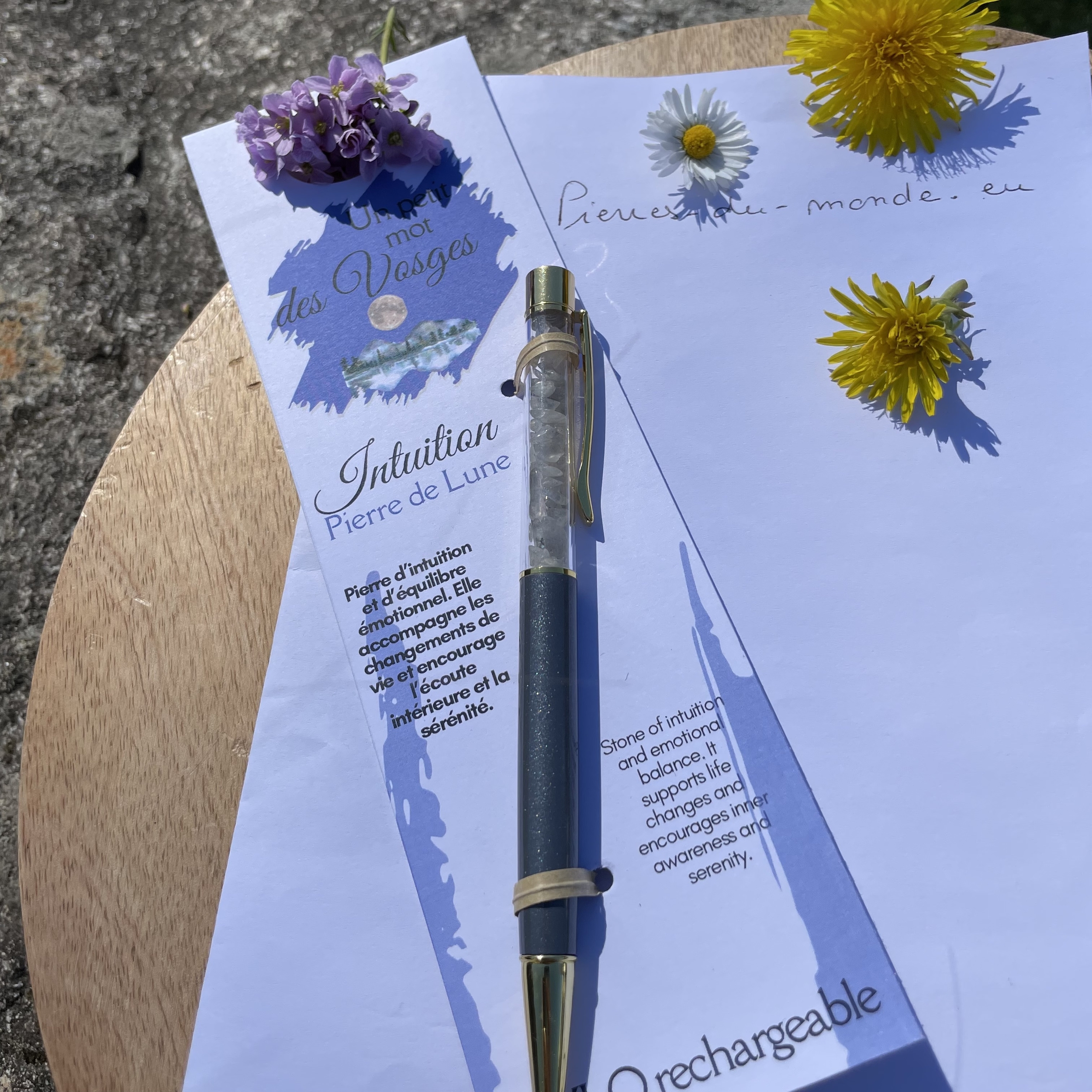 Stylo spécial INTUITION en pierre naturelle Pierre de Lune, collection Un petit mot des Vosges