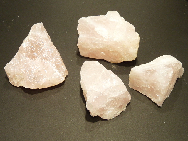 quartz-rose-pierre-brut-pierres-du-monde-vosges-1