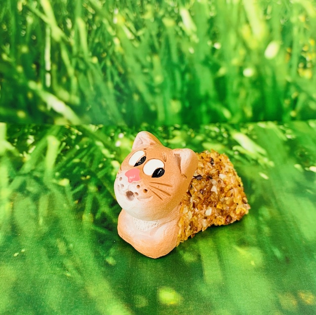 chat-personnage-céramique-ambre-pierres-du-monde-vosges-1