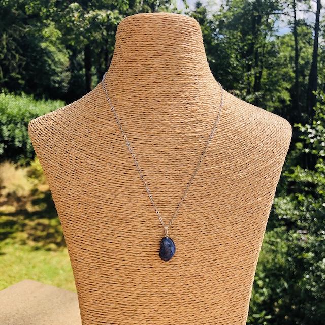 Pendentif coeur en sodalite - La Voie Minérale