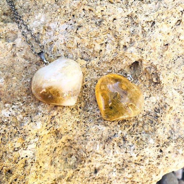 Pendentif-citrine-coeur-pierre-naturelle-pierres-du-monde-vosges-12