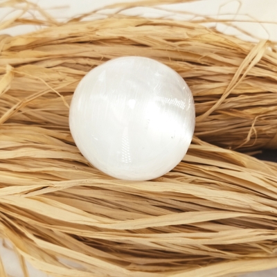 boule-selenite-pierre-naturelle-pierres-du-monde-vosges-1
