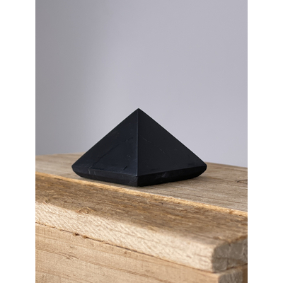 PYRAMIDE-SHUNGITE-PIERRES-DU-MONDE-VOSGES-4