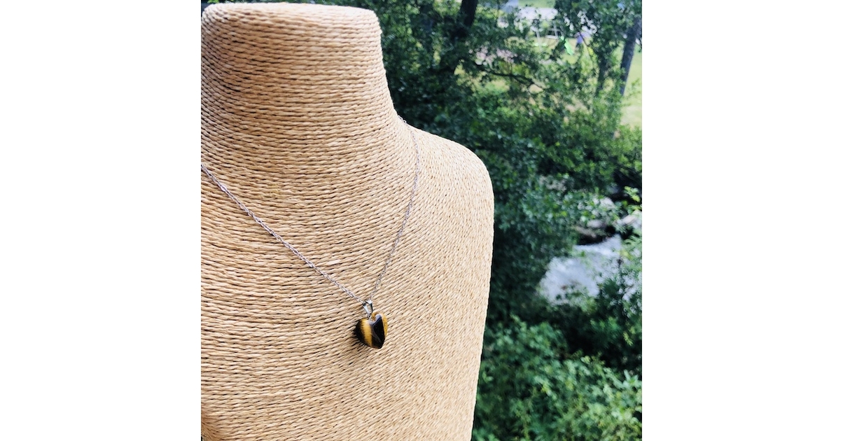 Coeur oeil du tigre en pendentif - Un grand marché