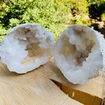 forme-libre-3-geode-quartz-blanc-cristal-de-roche-rechargement-pierres-du-monde-vosges-1b1