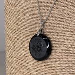 PENDENTIF-lotus-ohm-OBSIDIENNE-NOIRE-PIERRES-DU-MONDE-VOSGES89