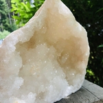 forme-libre-3-geode-quartz-blanc-cristal-de-roche-rechargement-pierres-du-monde-vosges-12