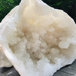 forme-libre-3-geode-quartz-blanc-cristal-de-roche-rechargement-pierres-du-monde-vosges-13