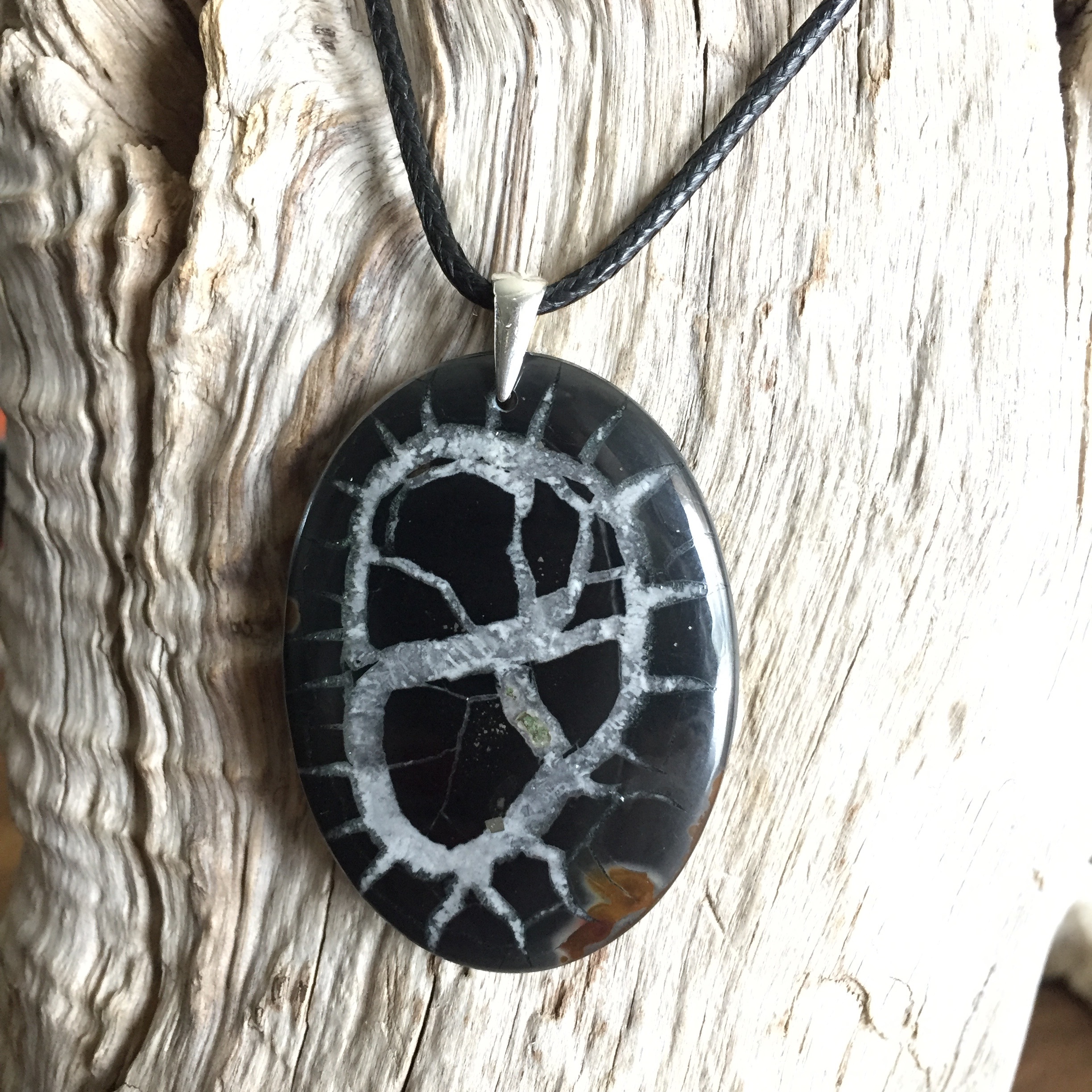 Pendentif Septaria, bélière argent 925, cordon coton ciré offert