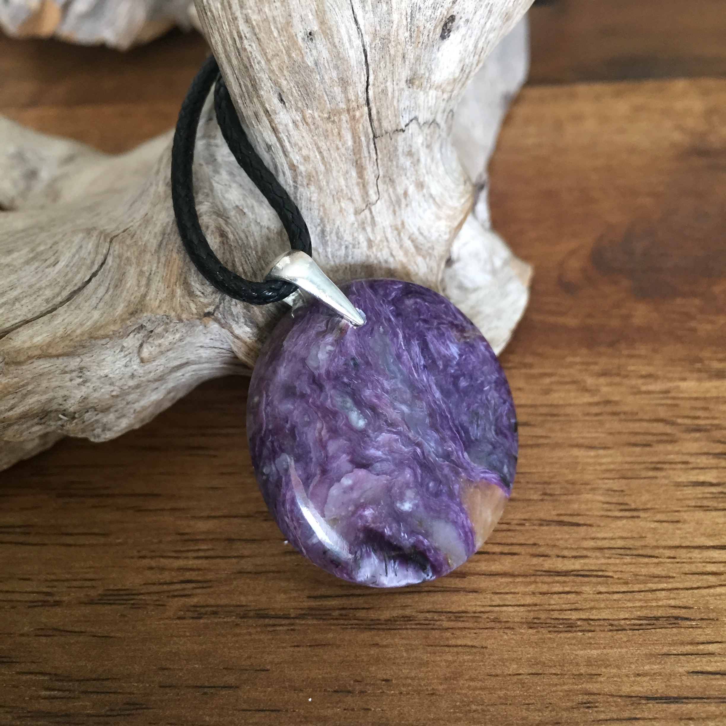 Pendentif Charoïte, bélière argent 925, cordon coton ciré offert