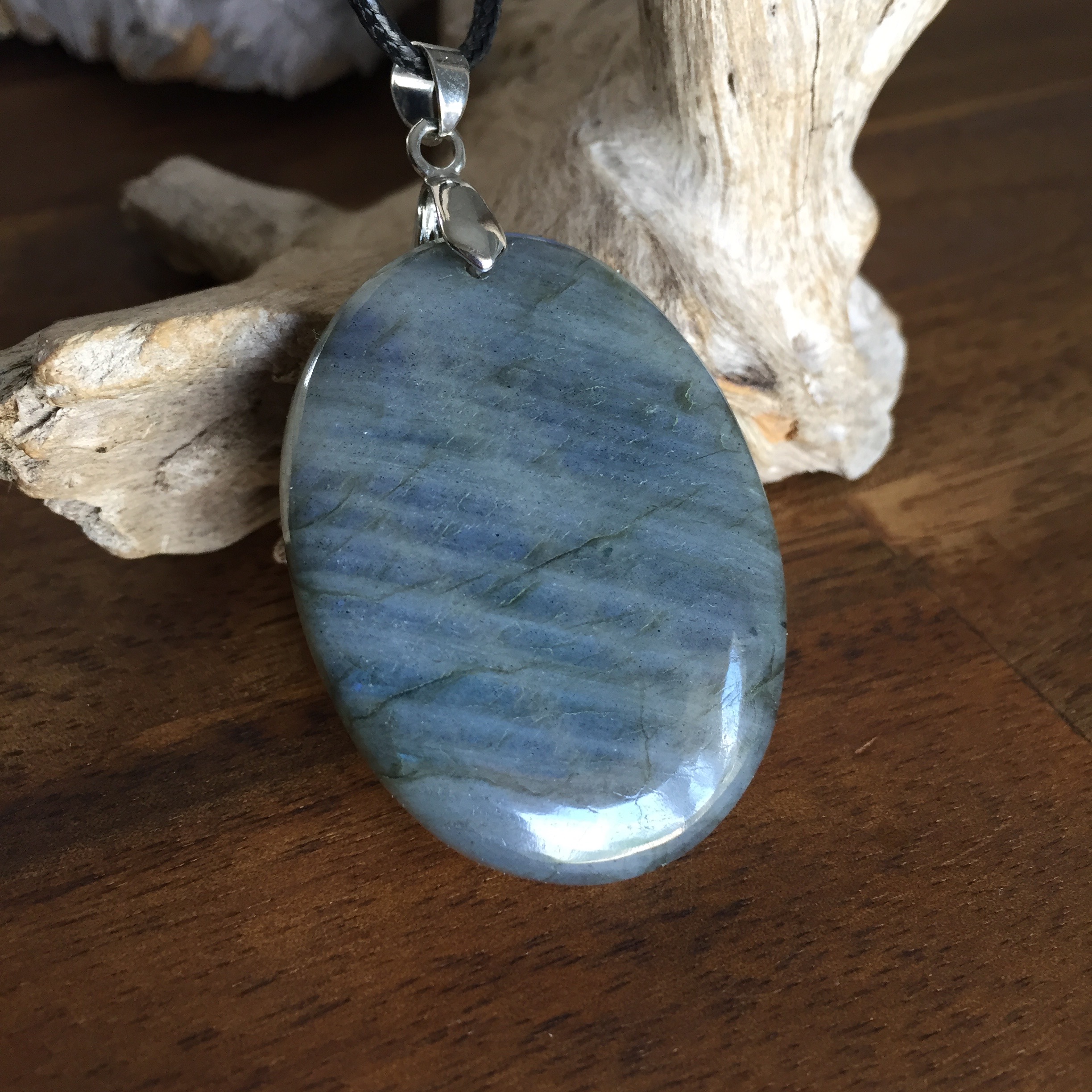 Pendentif labradorite, bélière argent 925, cordon coton ciré offert