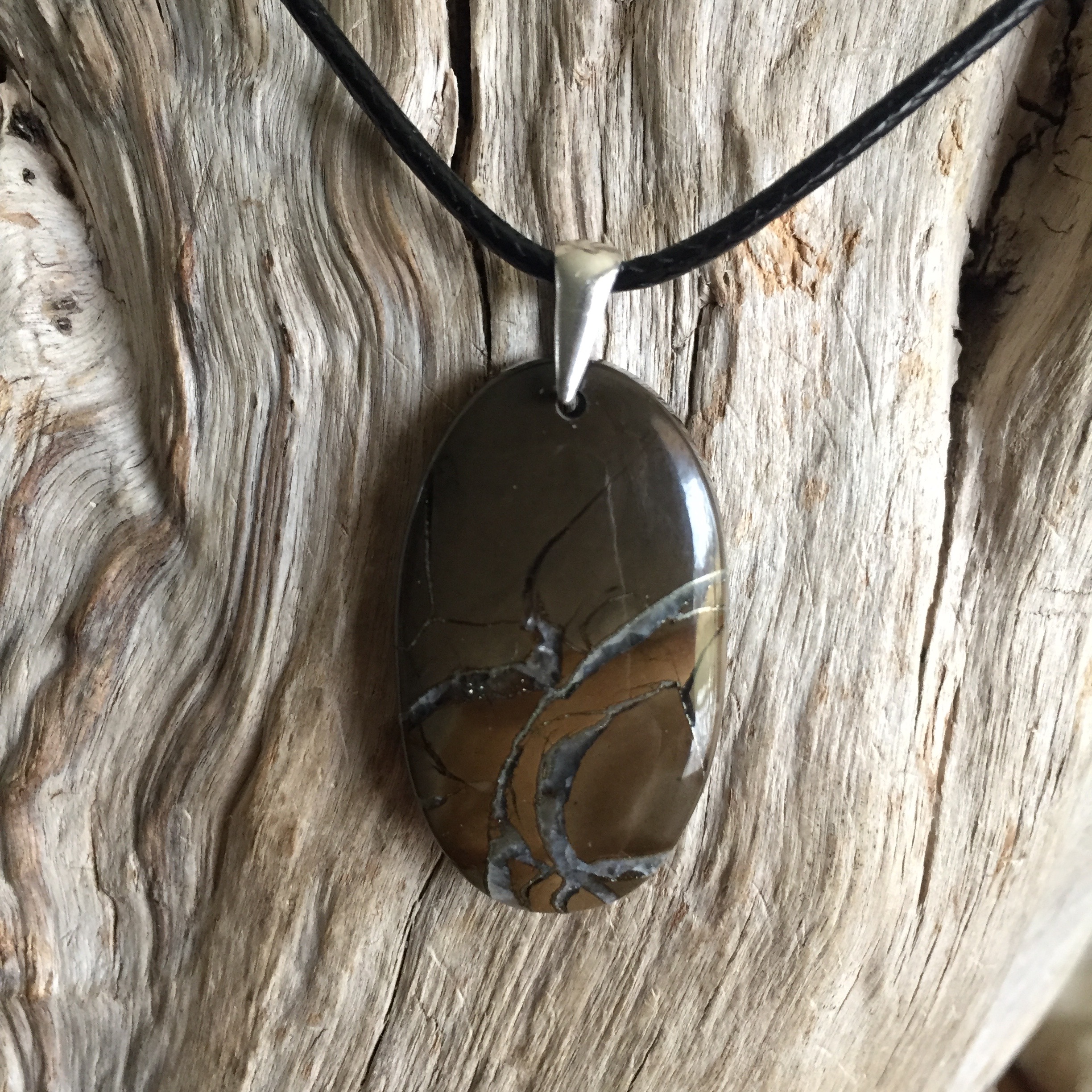 Pendentif Septaria, bélière argent 925, cordon coton ciré offer