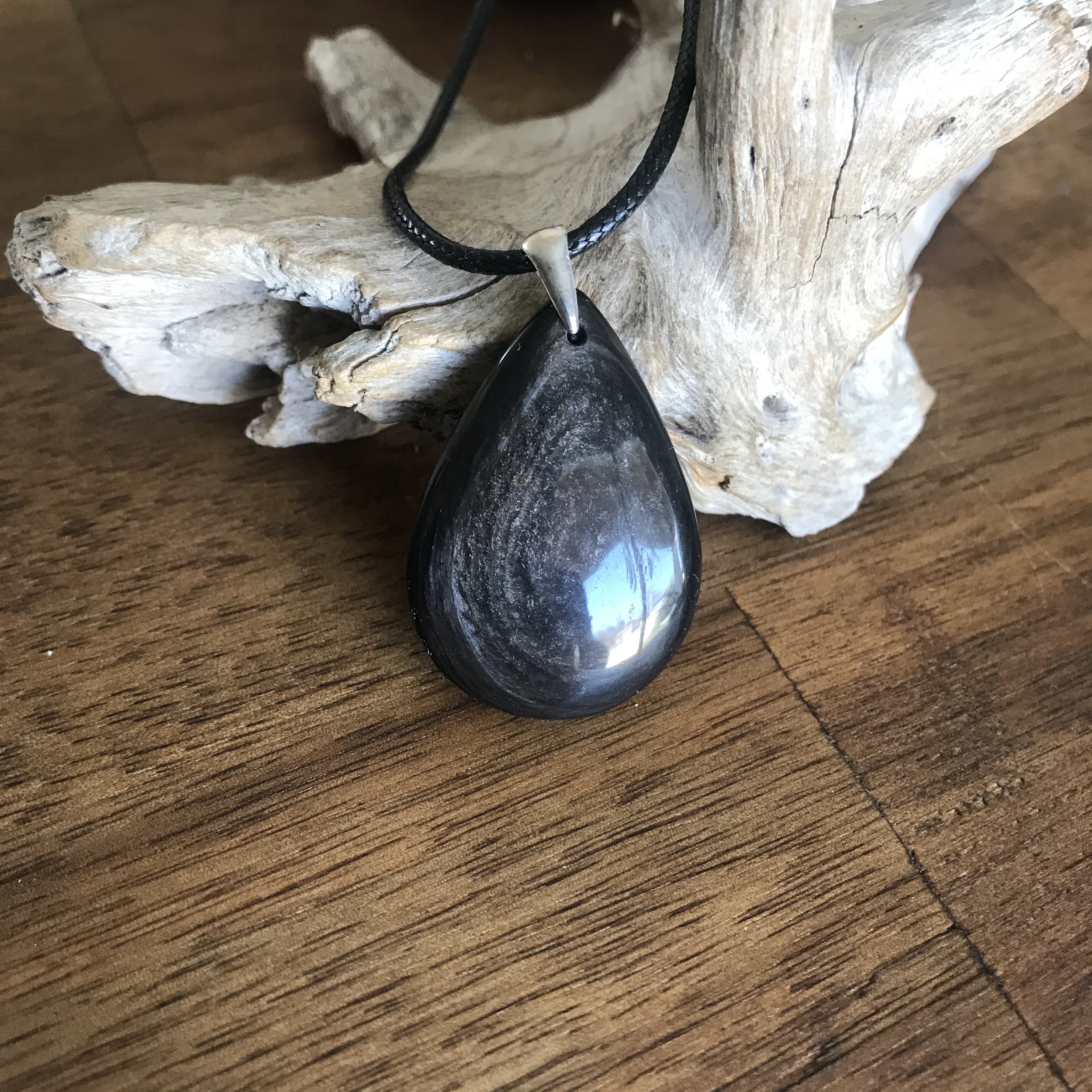 Pendentif Obsidienne dorée, bélière argent 925, cordon coton ciré offert.