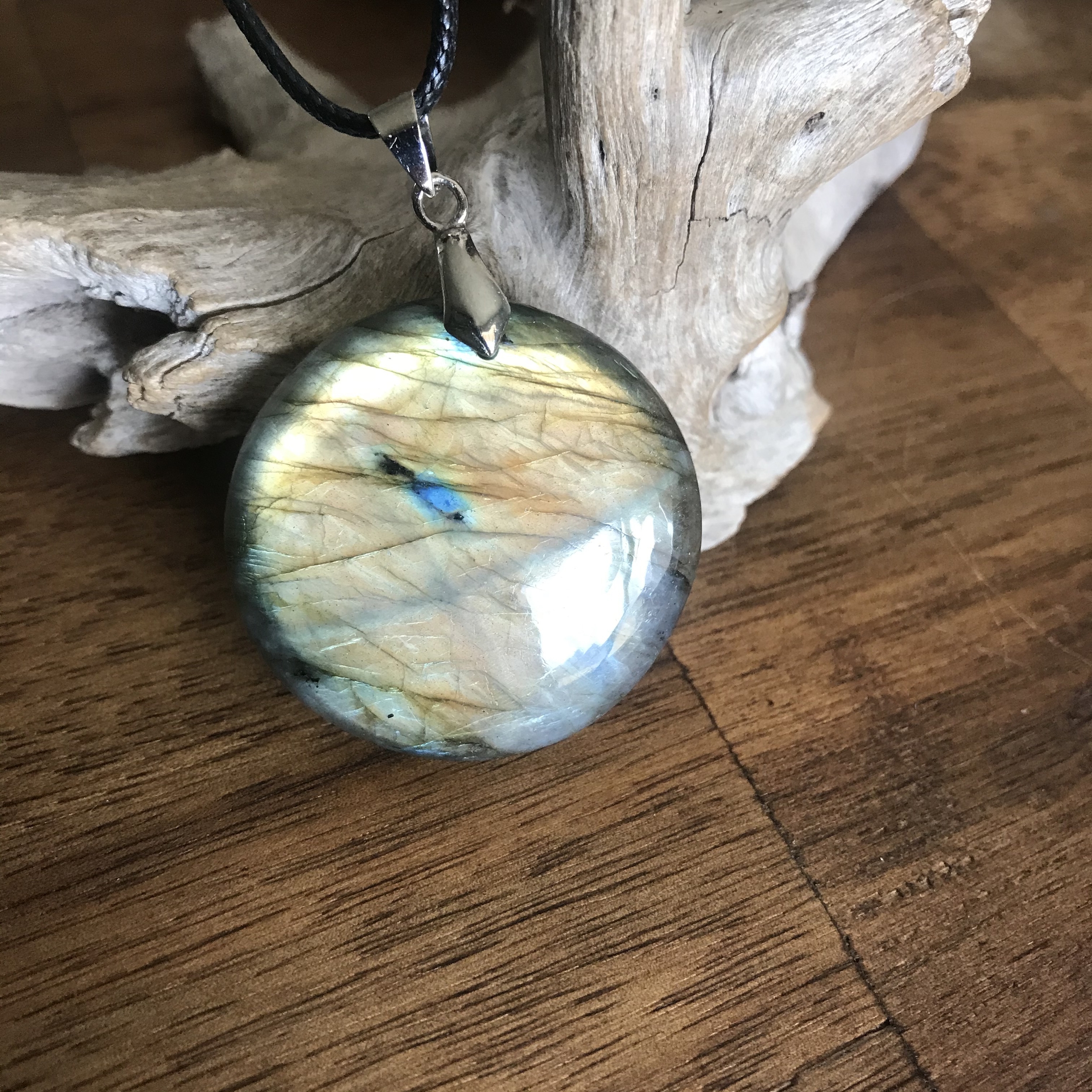 Pendentif labradorite, bélière argent 925, cordon coton ciré offert