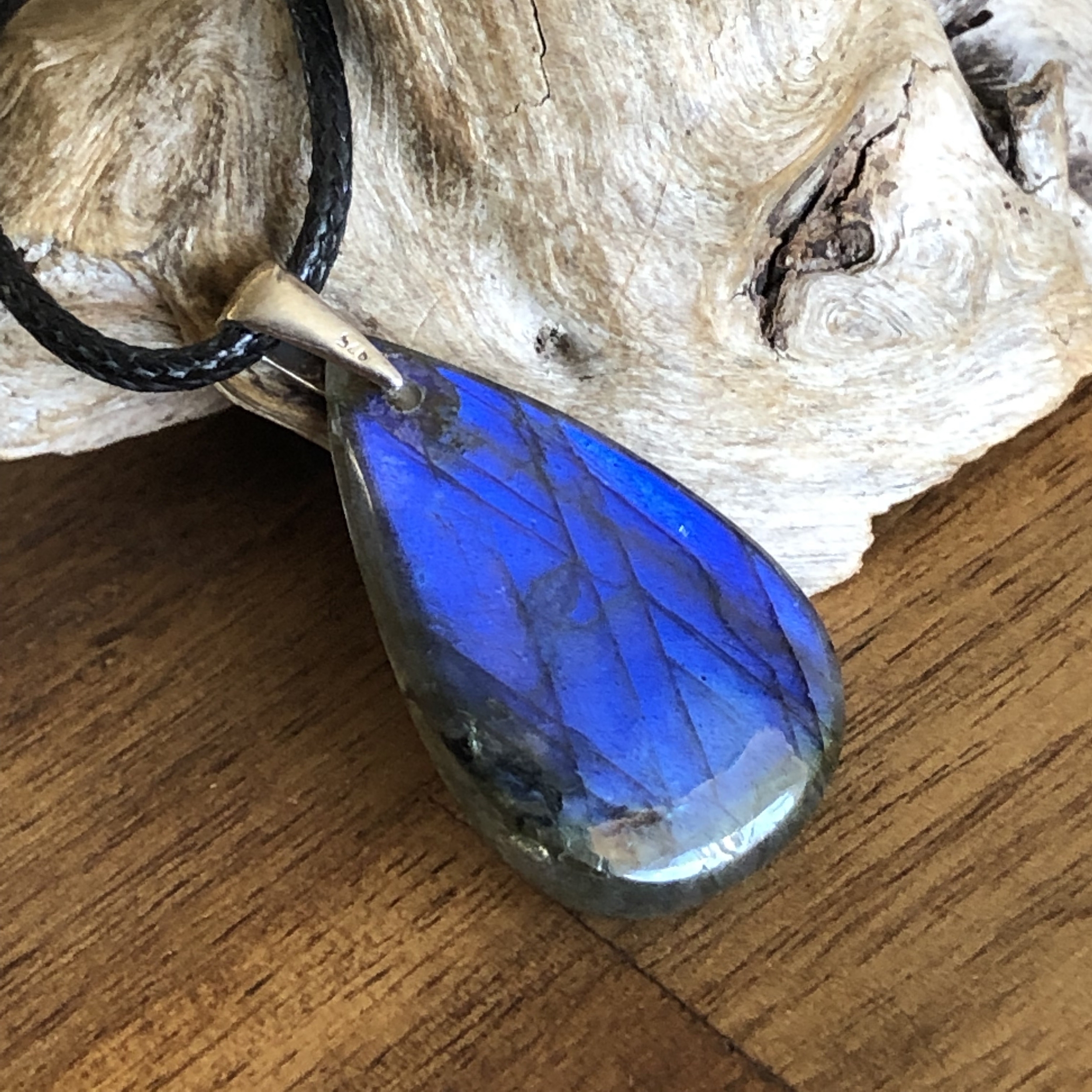 Pendentif Labradorite bleue, bélière argent 925