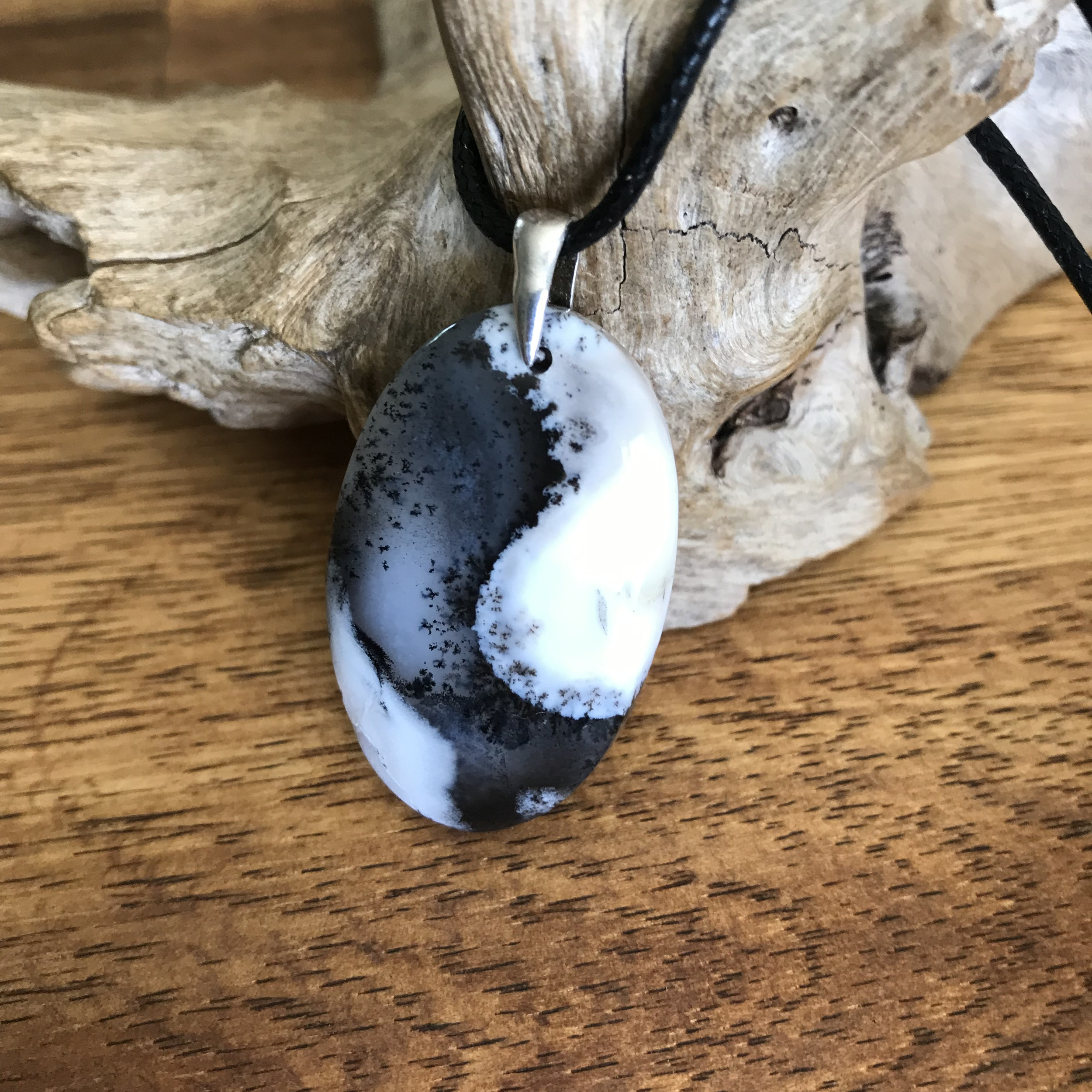Pendentif Opale denditrique, bélière argent 925